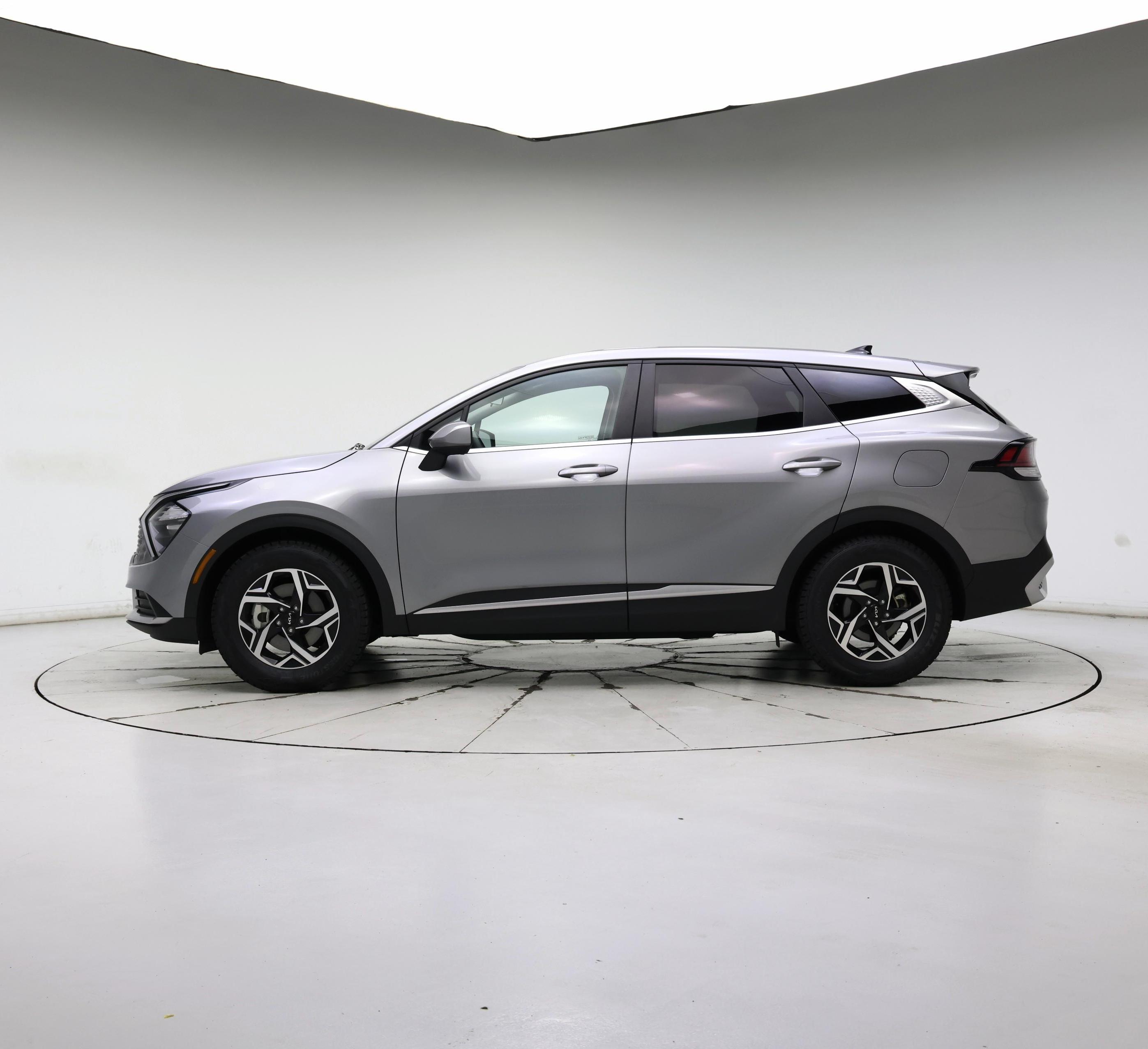 Thumbnail: 2023 Kia Sportage - 3