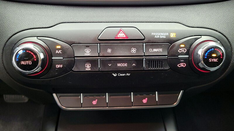 2017 Kia Sorento LX 16