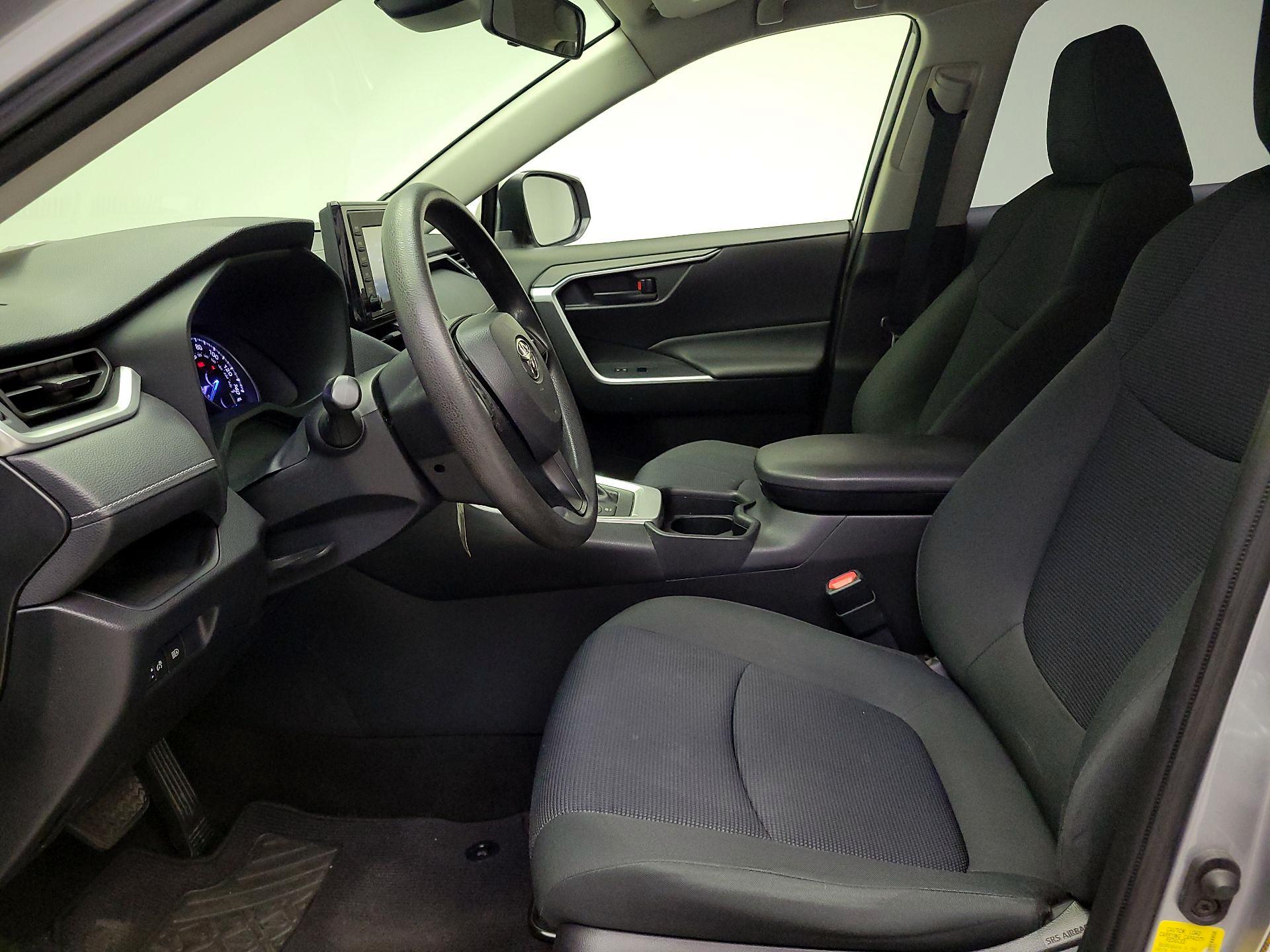 Thumbnail: 2020 Toyota RAV4 - 11