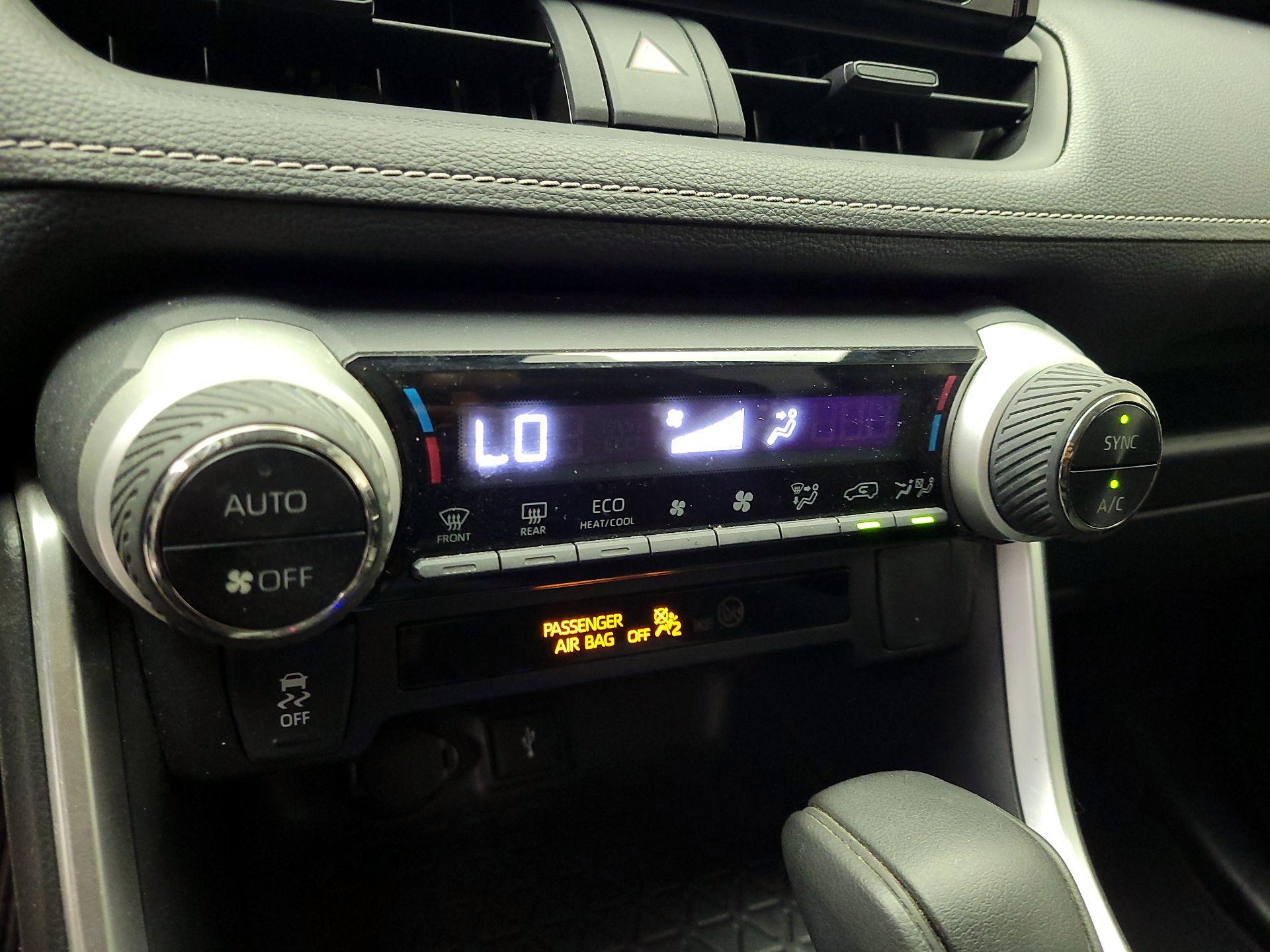 Thumbnail: 2020 Toyota RAV4 - 16