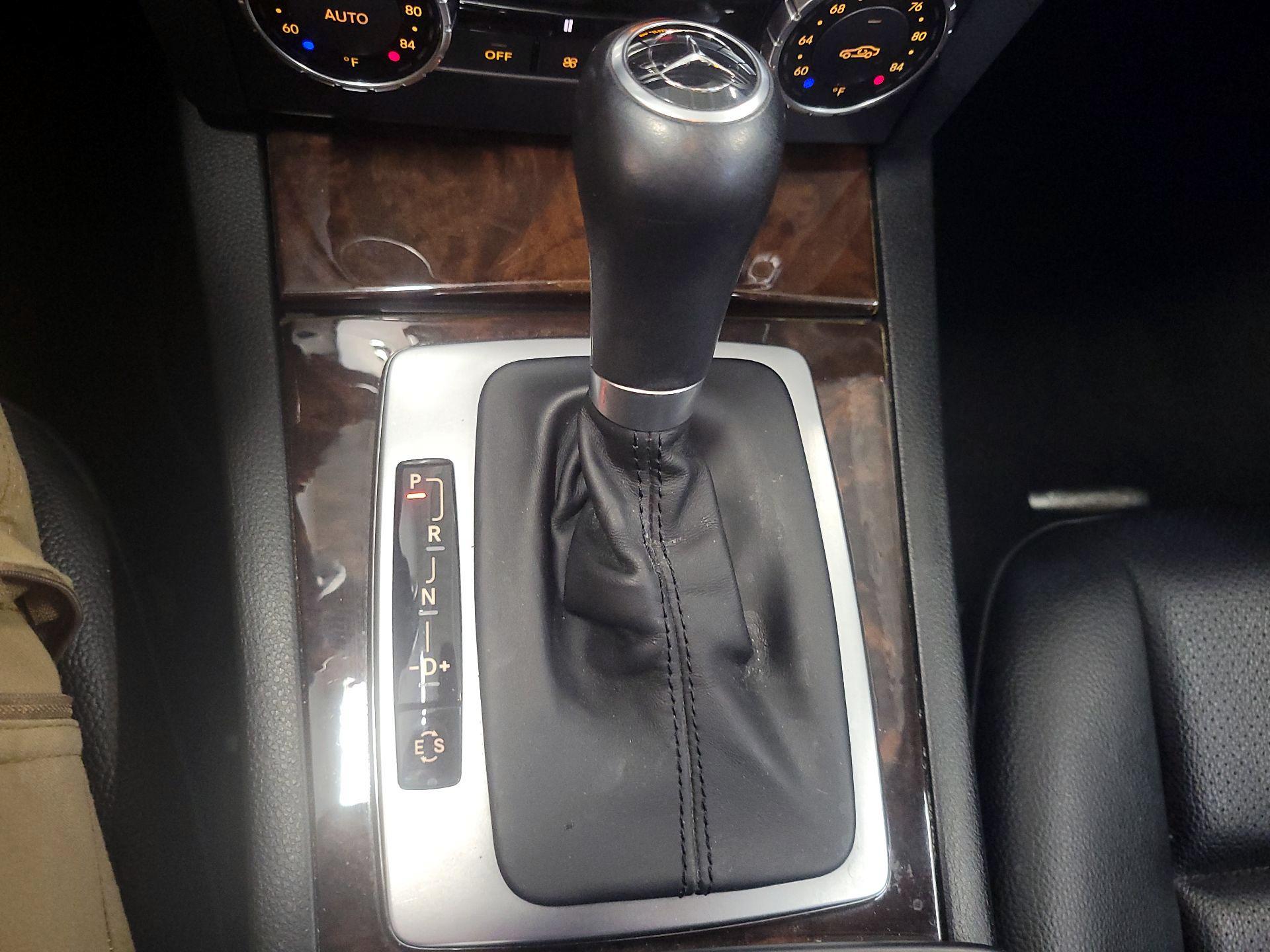 Thumbnail: 2014 Mercedes-Benz C-Class - 16