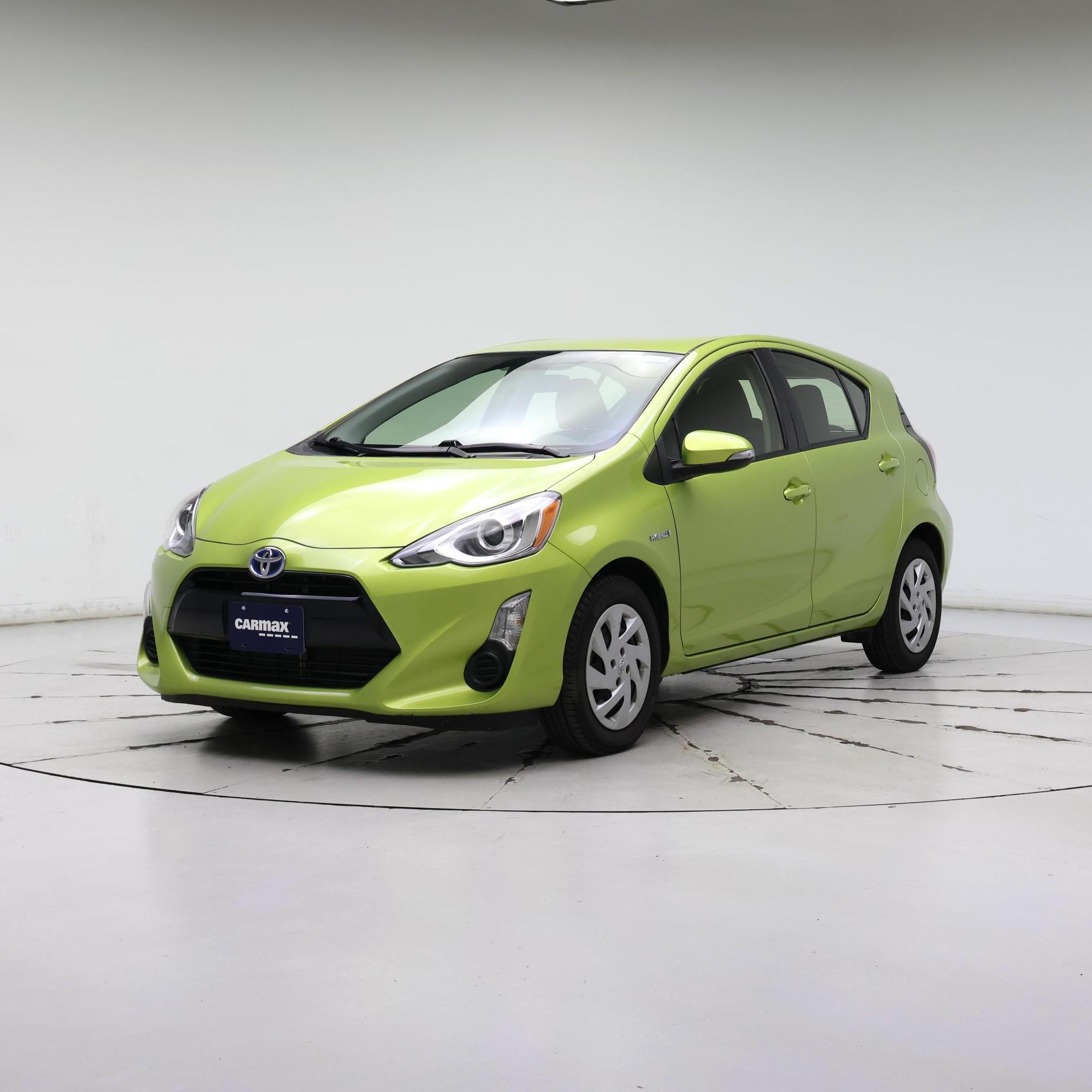 Thumbnail: 2015 Toyota Prius c - 4