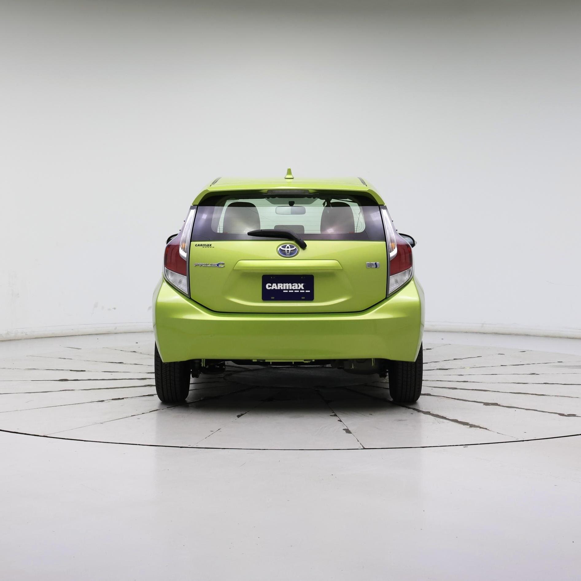 Thumbnail: 2015 Toyota Prius c - 6