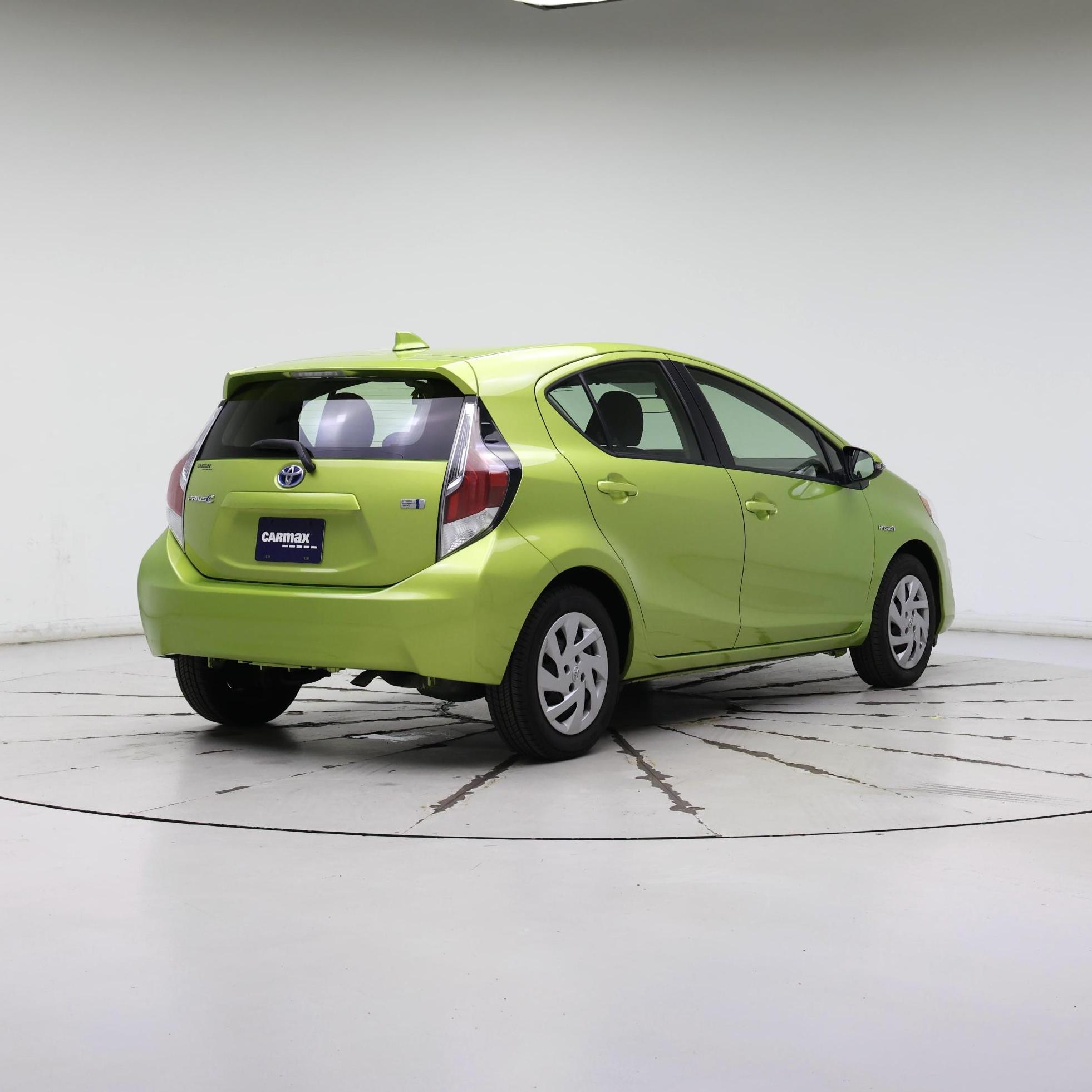 Thumbnail: 2015 Toyota Prius c - 8