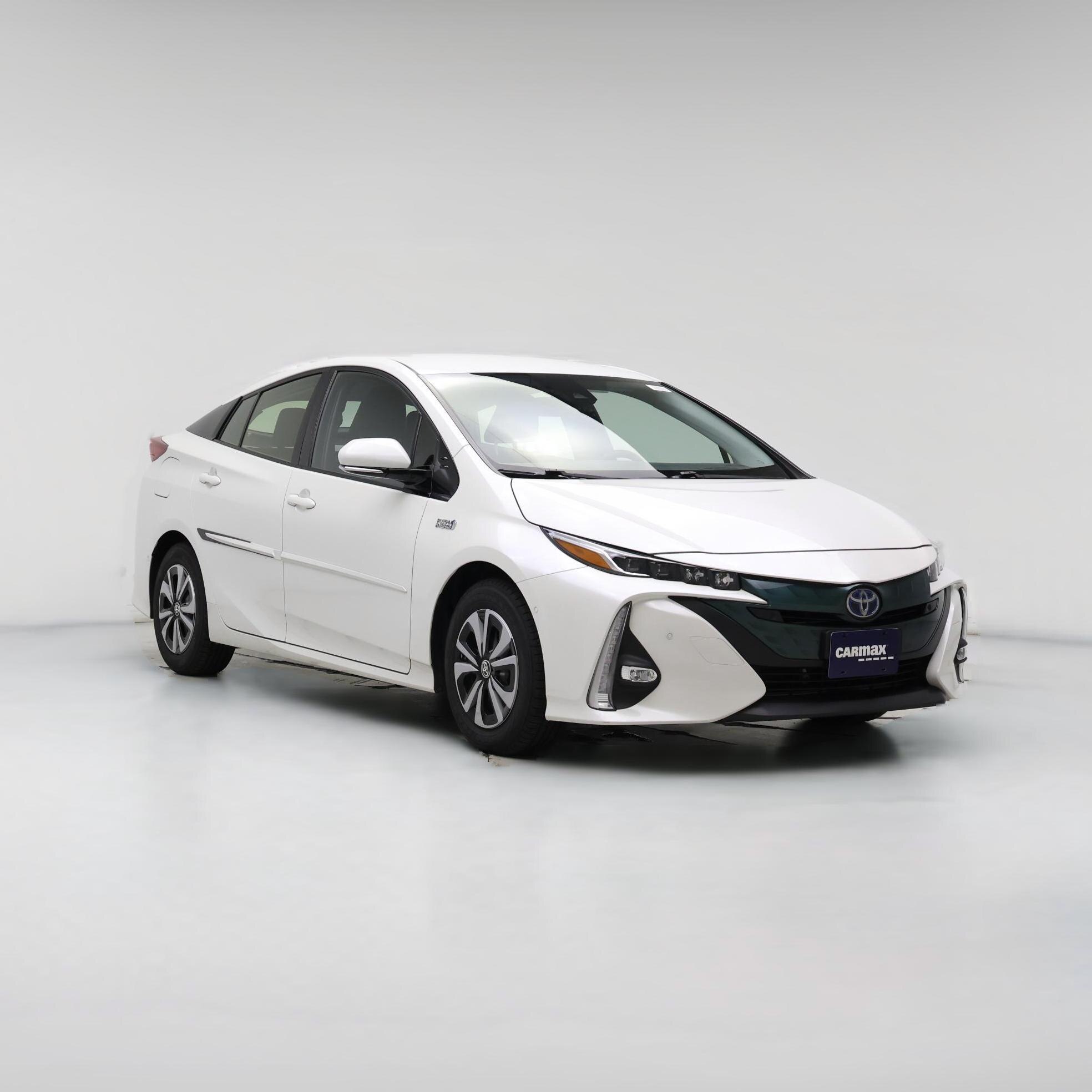 Thumbnail: 2017 Toyota Prius Prime - 1