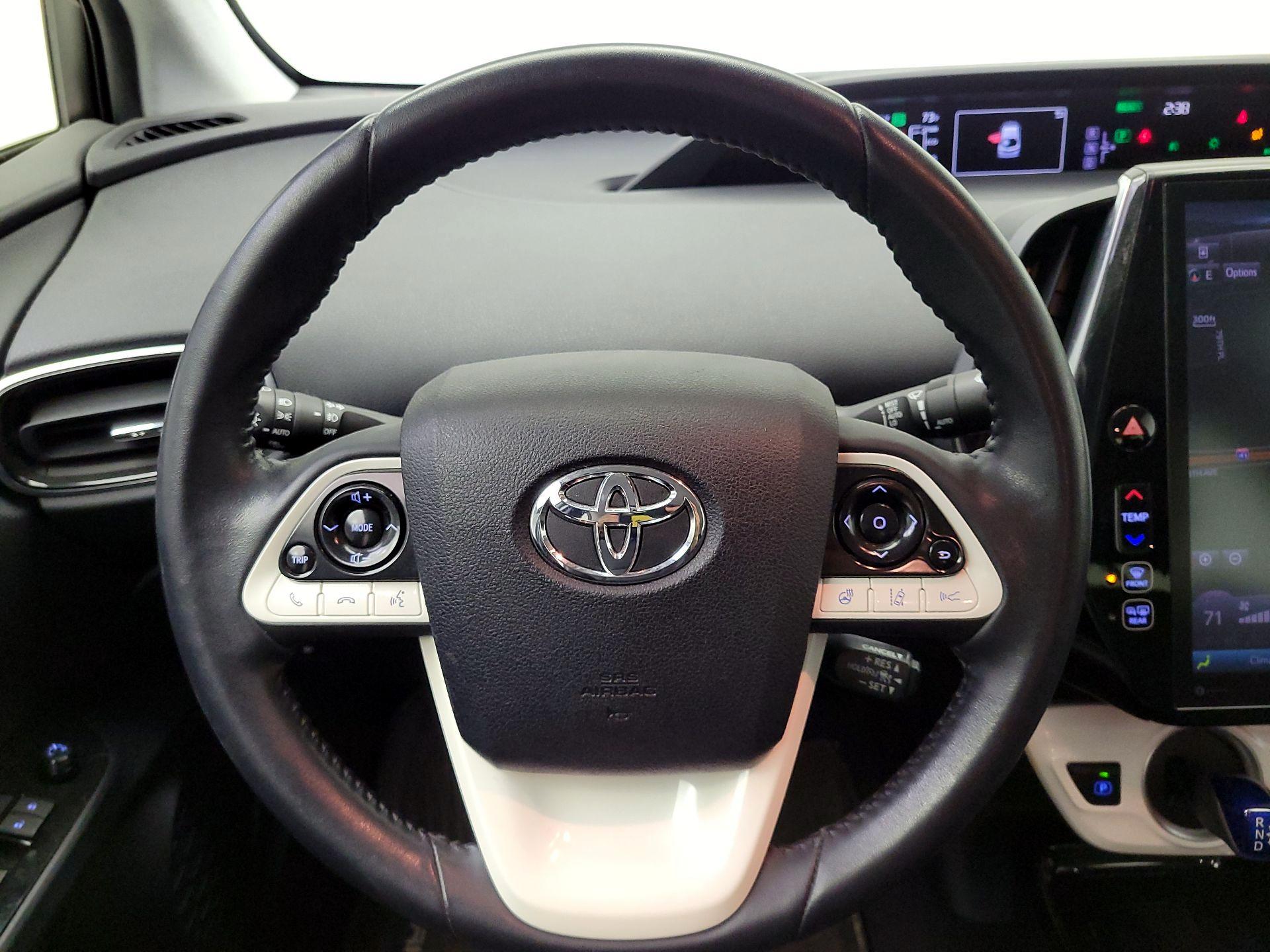 Thumbnail: 2017 Toyota Prius Prime - 10