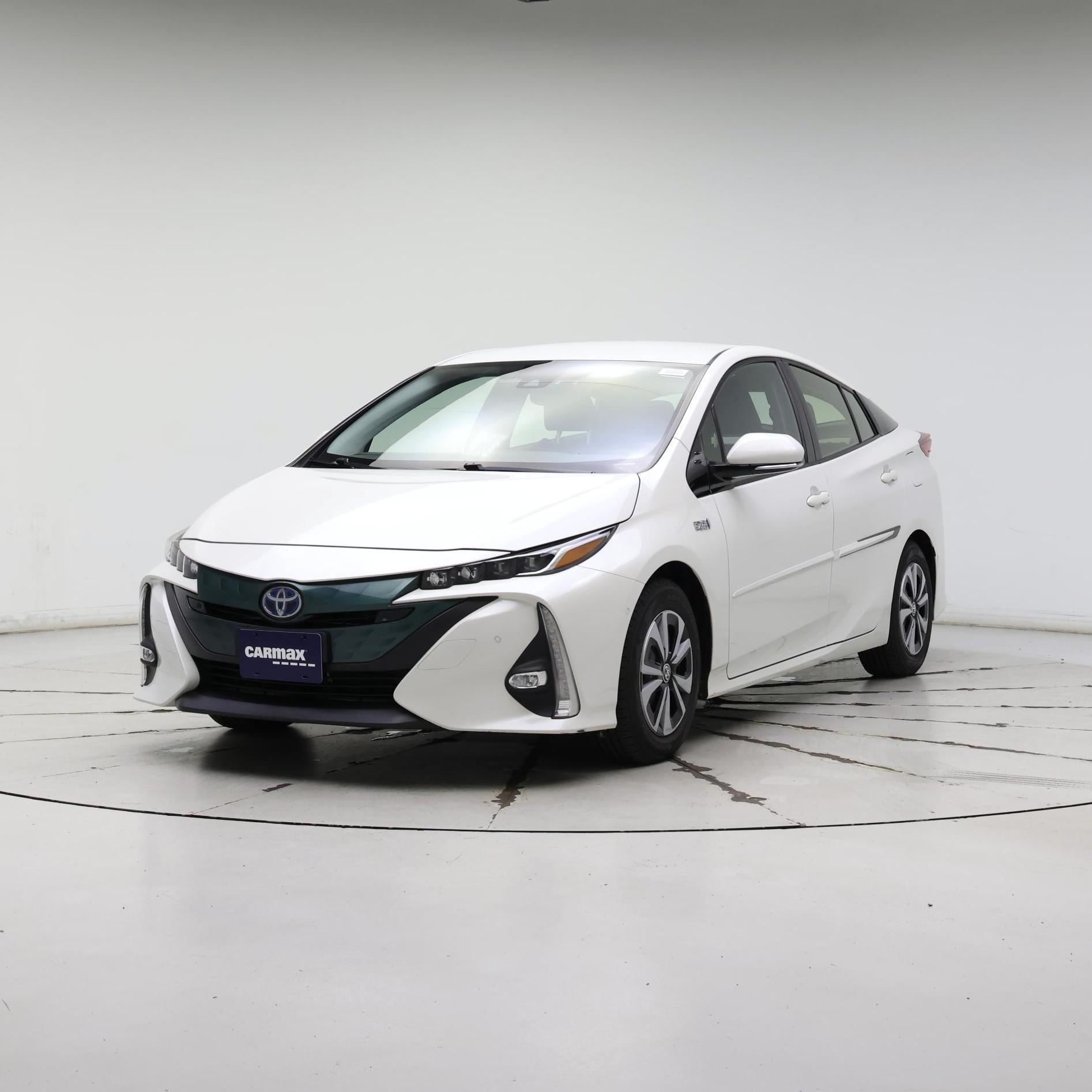 Thumbnail: 2017 Toyota Prius Prime - 4