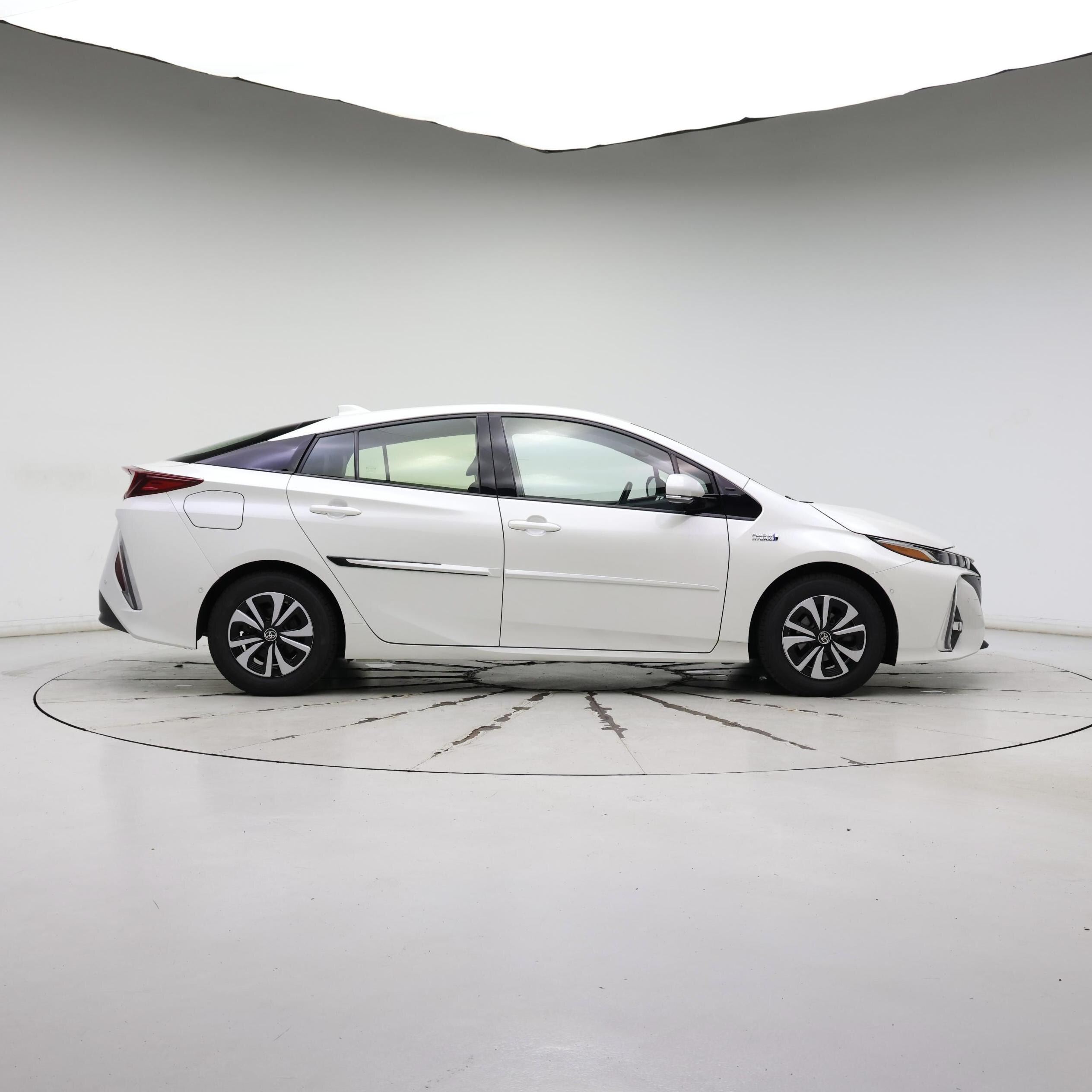 Thumbnail: 2017 Toyota Prius Prime - 7