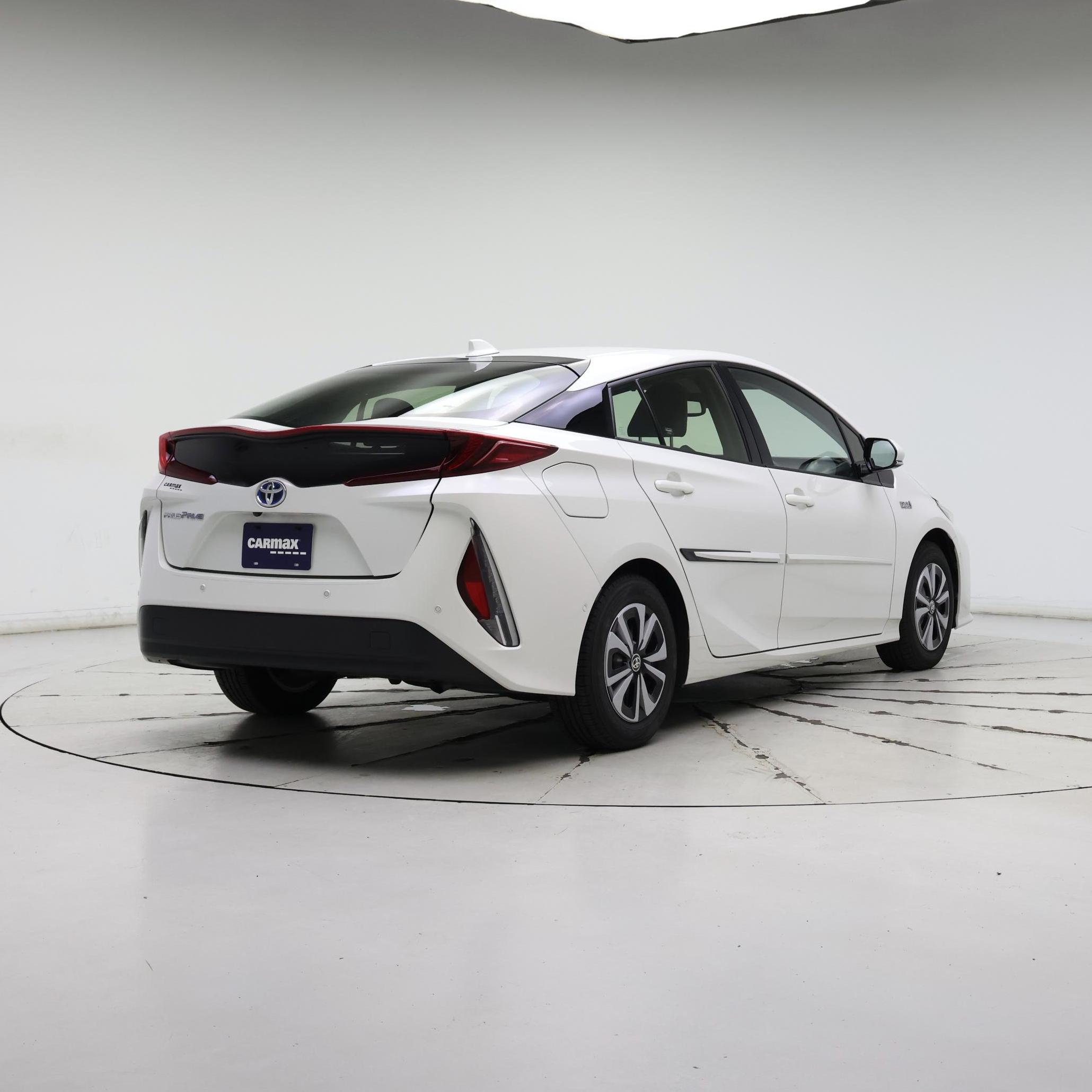 Thumbnail: 2017 Toyota Prius Prime - 8