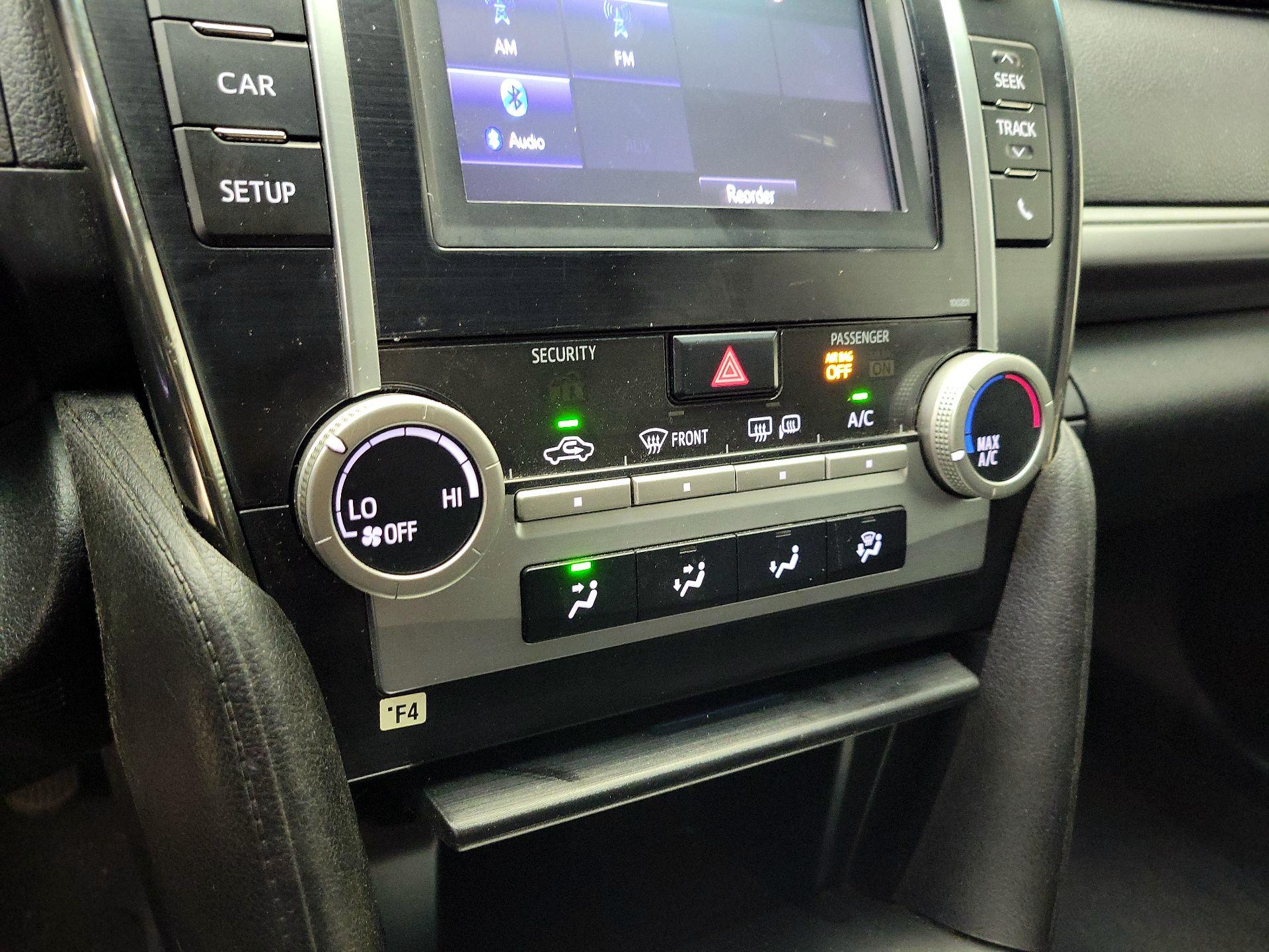 Thumbnail: 2014 Toyota Camry - 16
