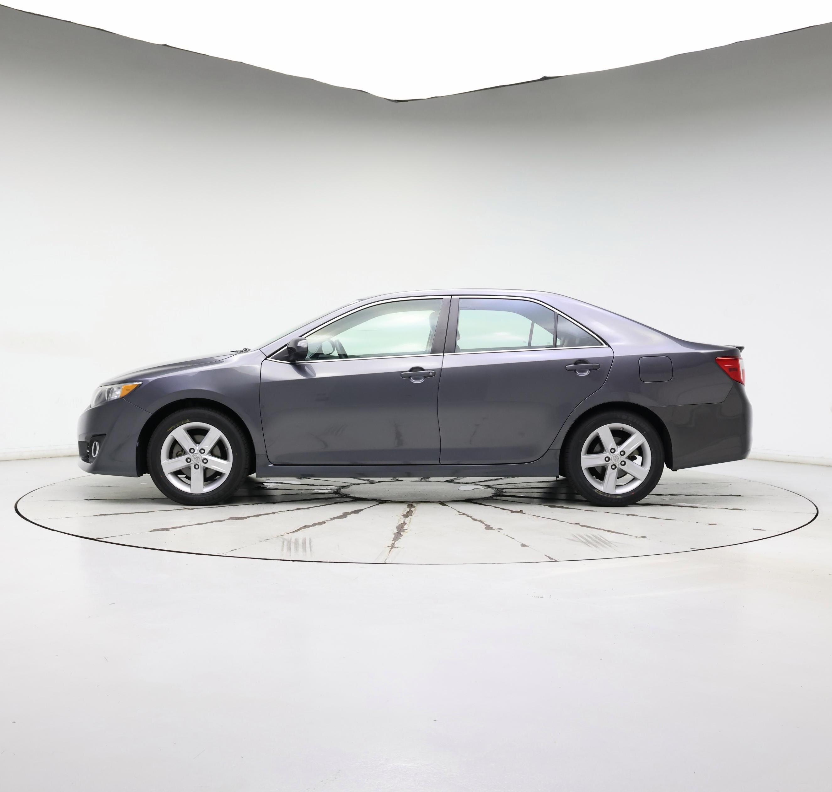 Thumbnail: 2014 Toyota Camry - 3