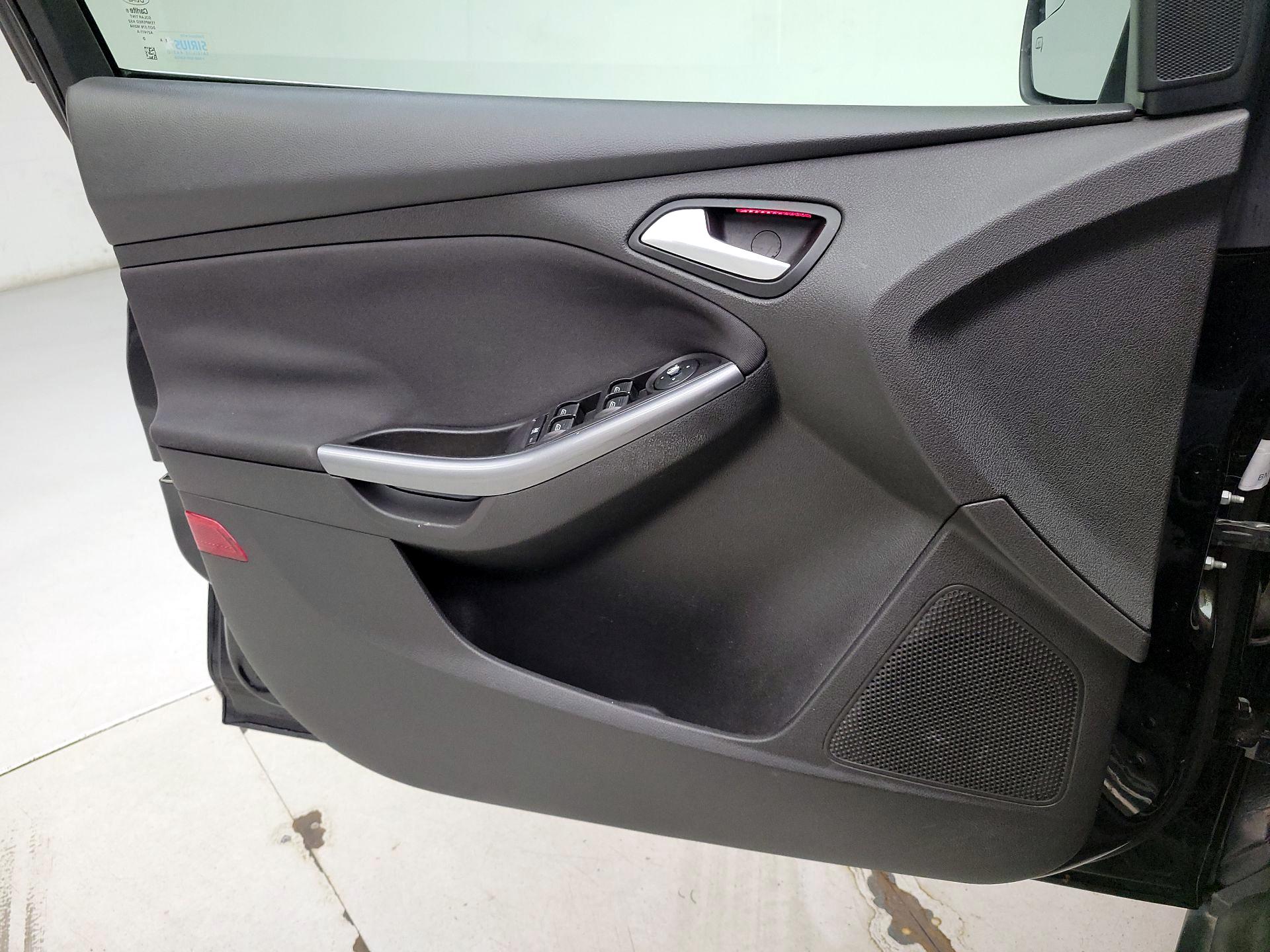 Thumbnail: 2013 Ford Focus - 12