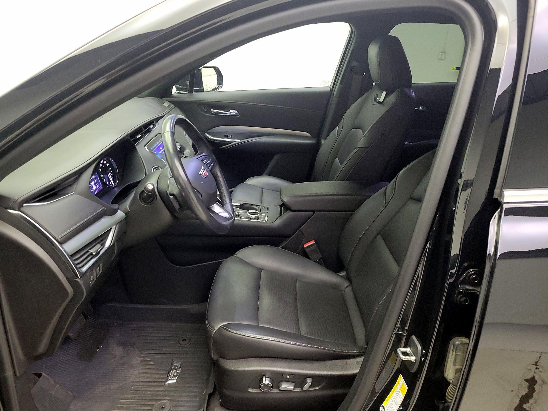 Thumbnail: 2019 Cadillac XT4 - 11