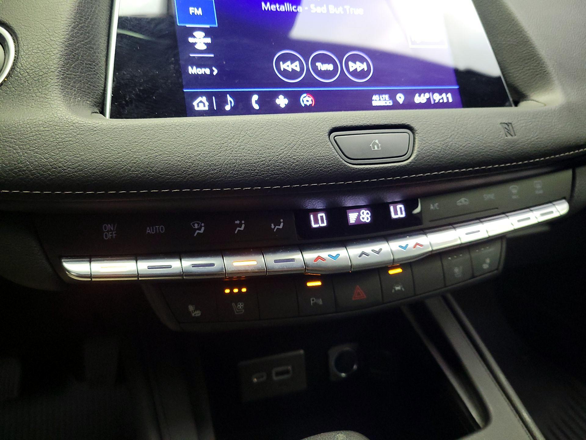 Thumbnail: 2019 Cadillac XT4 - 16