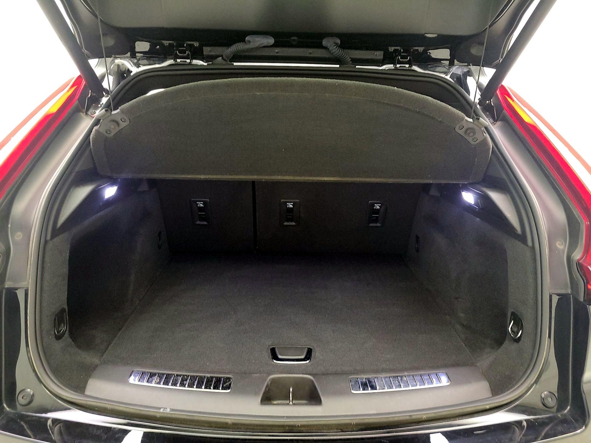 Thumbnail: 2019 Cadillac XT4 - 20