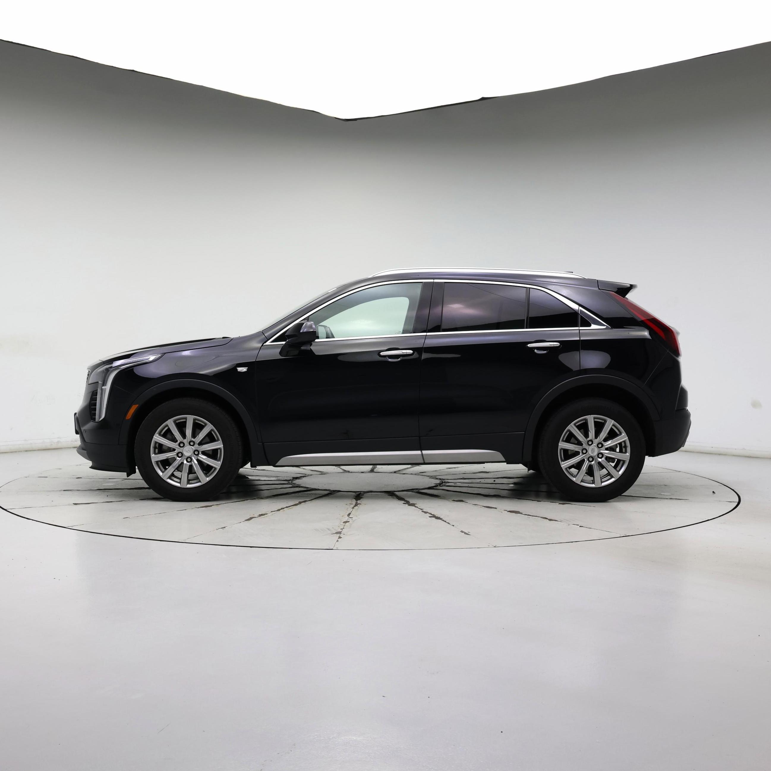 Thumbnail: 2019 Cadillac XT4 - 3
