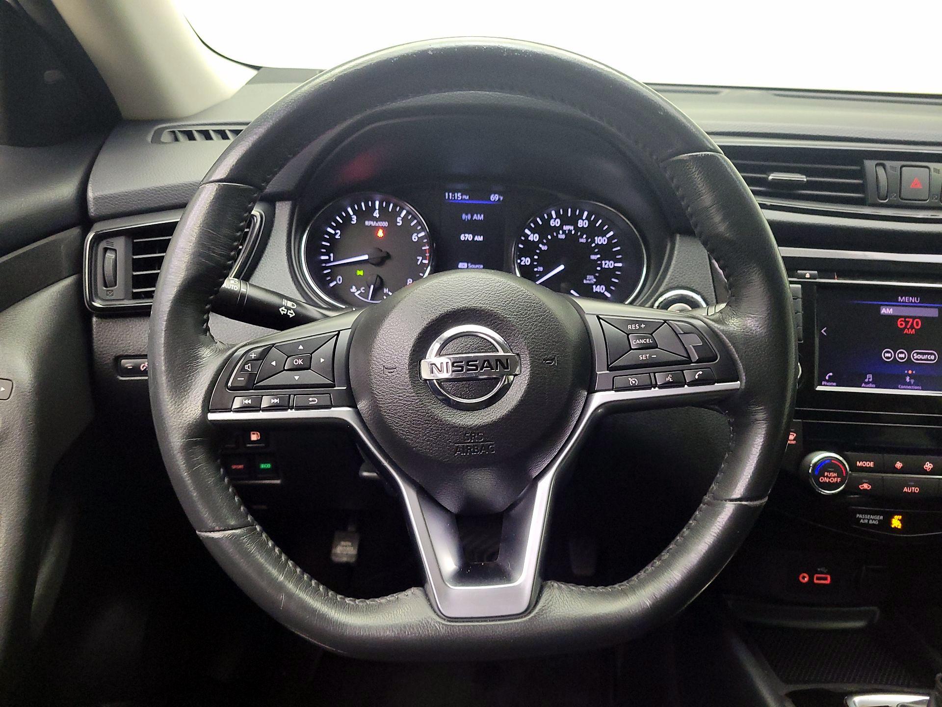 Thumbnail: 2018 Nissan Rogue - 10