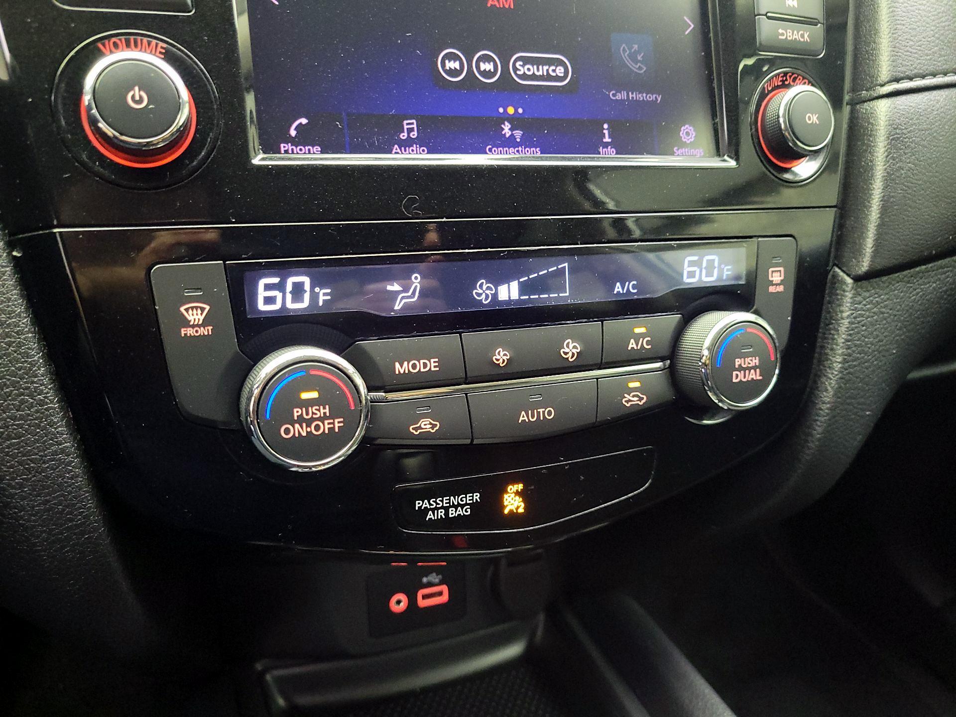 Thumbnail: 2018 Nissan Rogue - 16