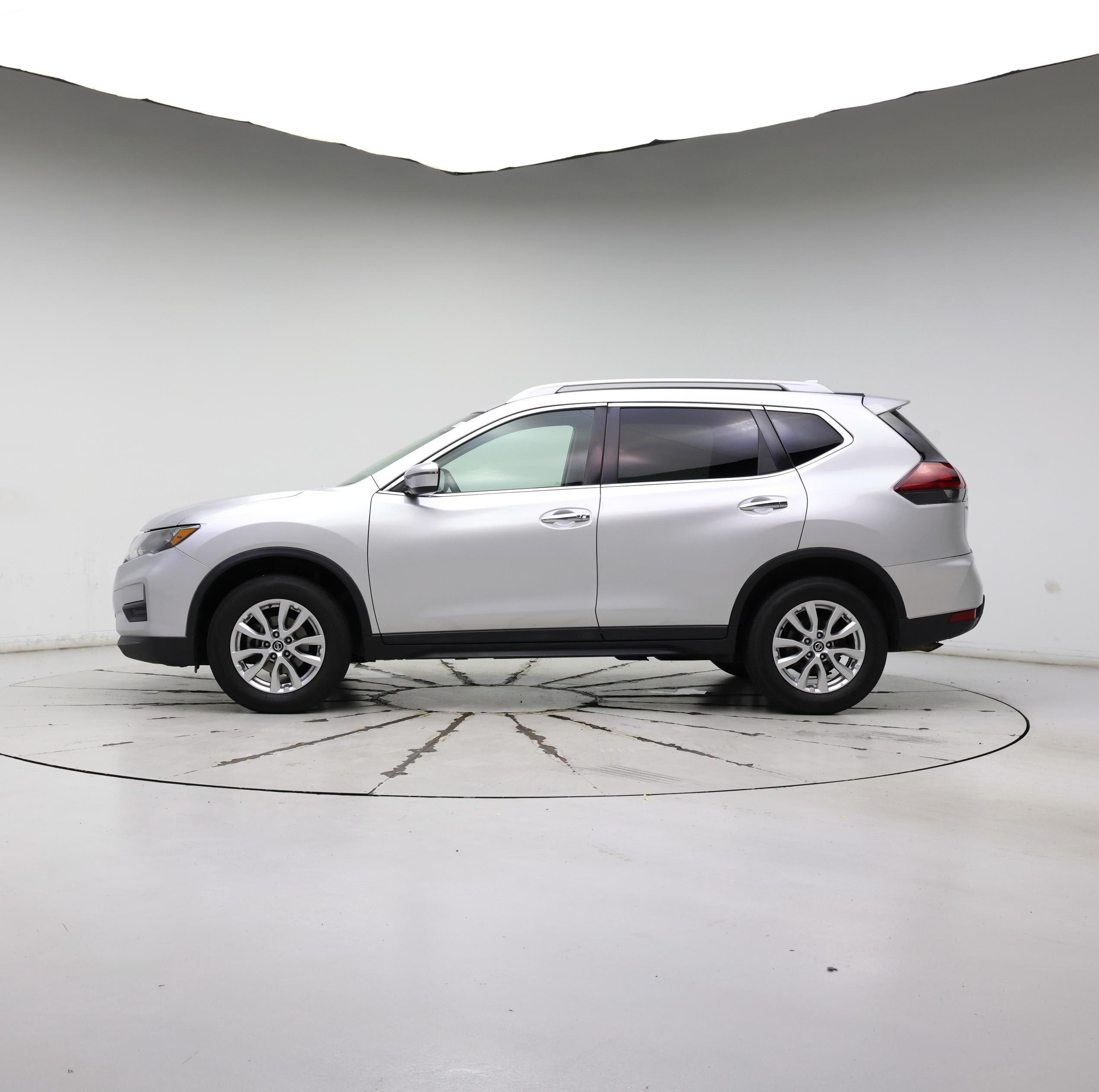 Thumbnail: 2018 Nissan Rogue - 3