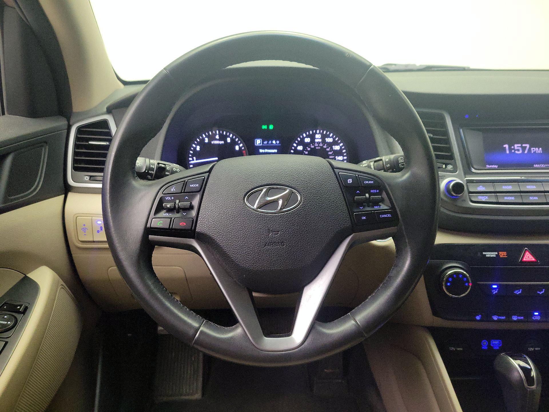 Thumbnail: 2016 Hyundai Tucson - 10