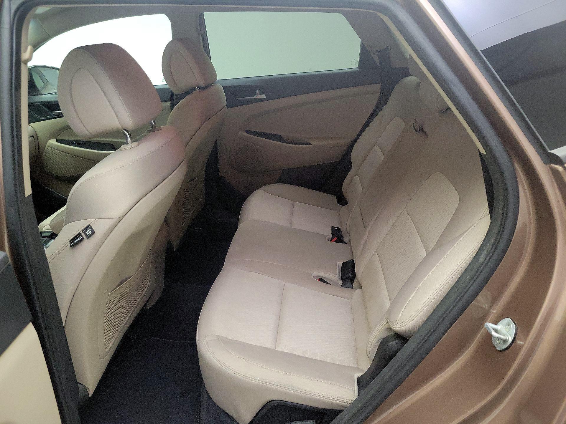Thumbnail: 2016 Hyundai Tucson - 19