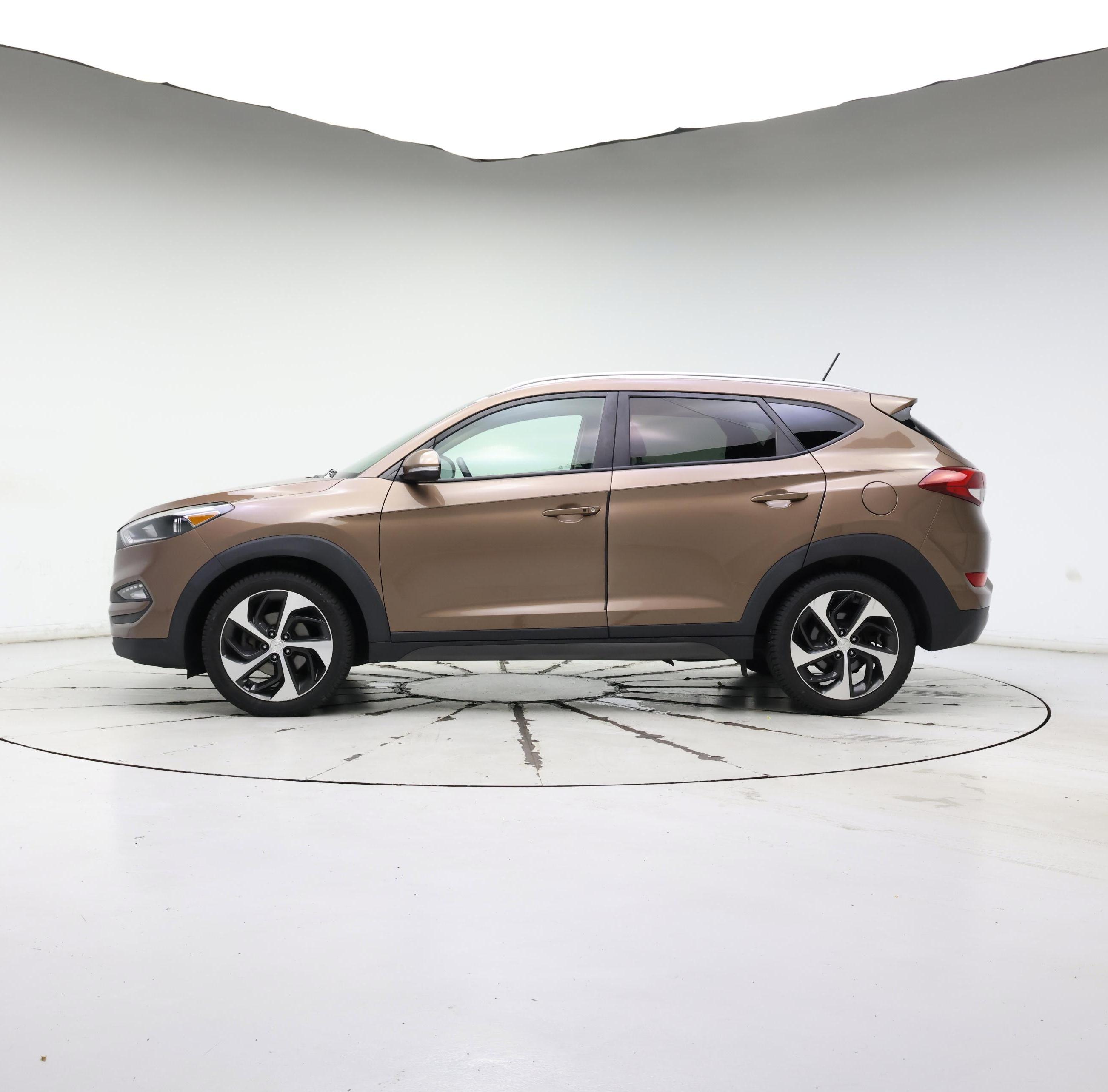 Thumbnail: 2016 Hyundai Tucson - 3