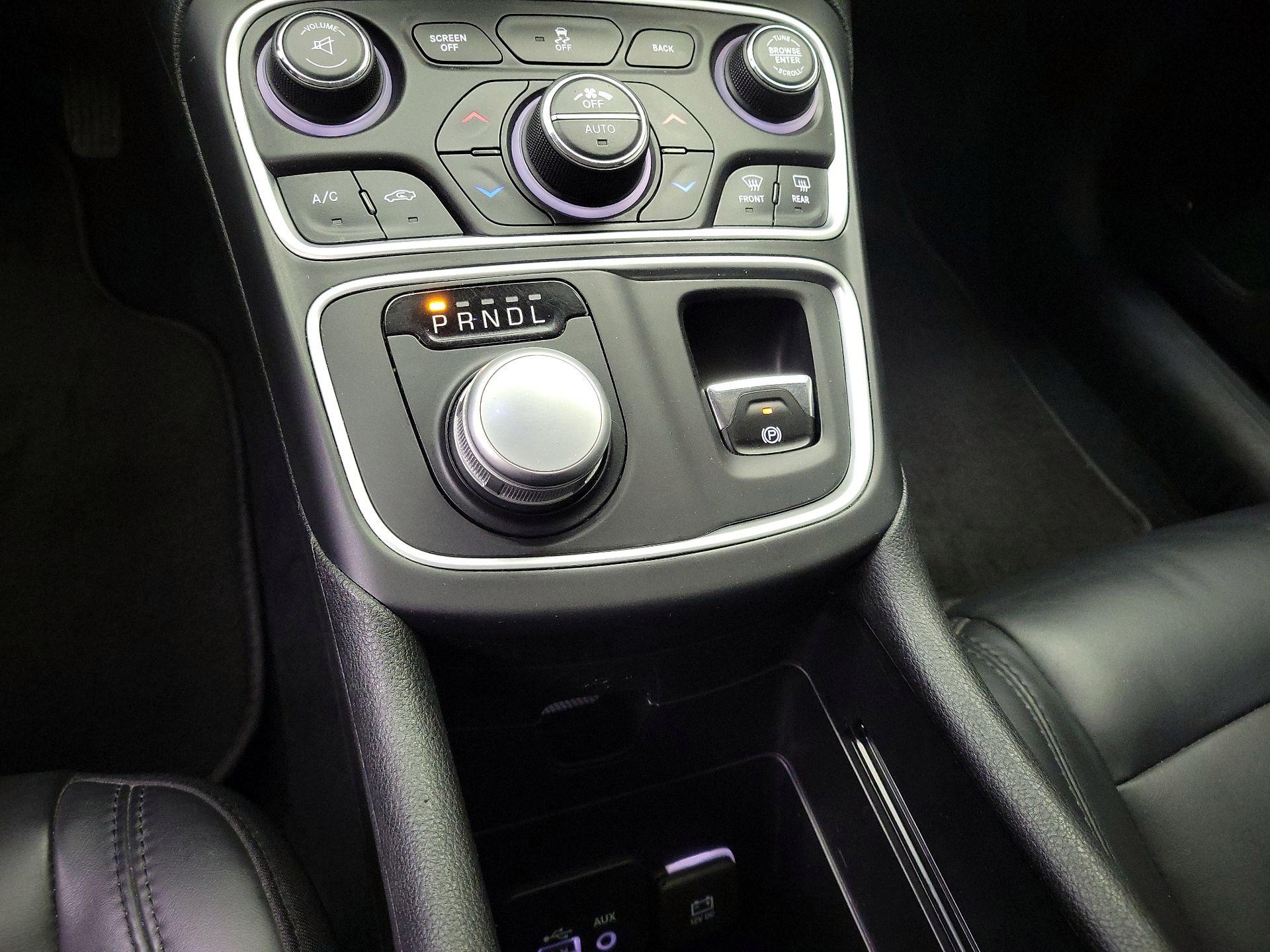 Thumbnail: 2015 Chrysler 200 - 18