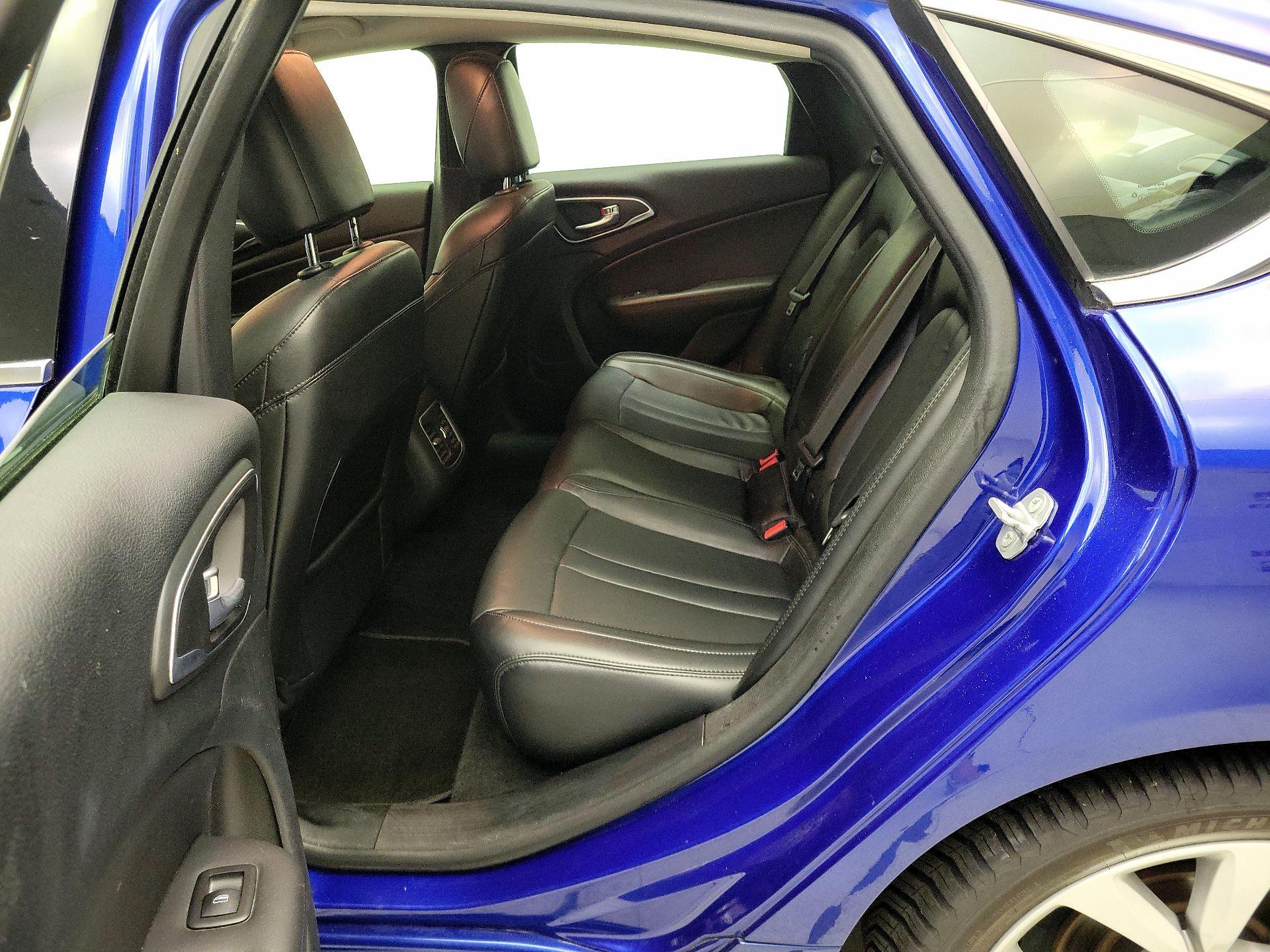 Thumbnail: 2015 Chrysler 200 - 20