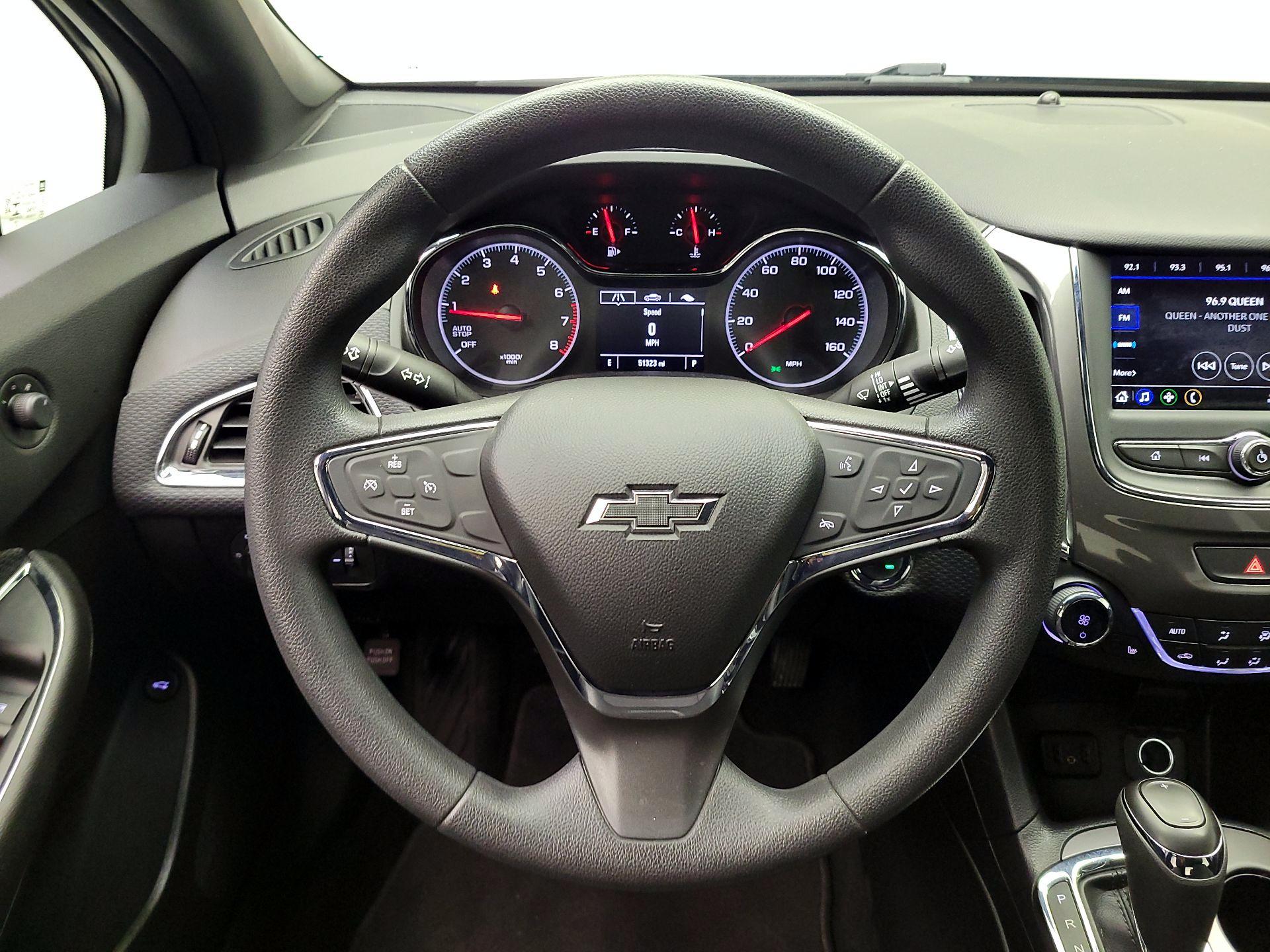Thumbnail: 2019 Chevrolet Cruze - 10