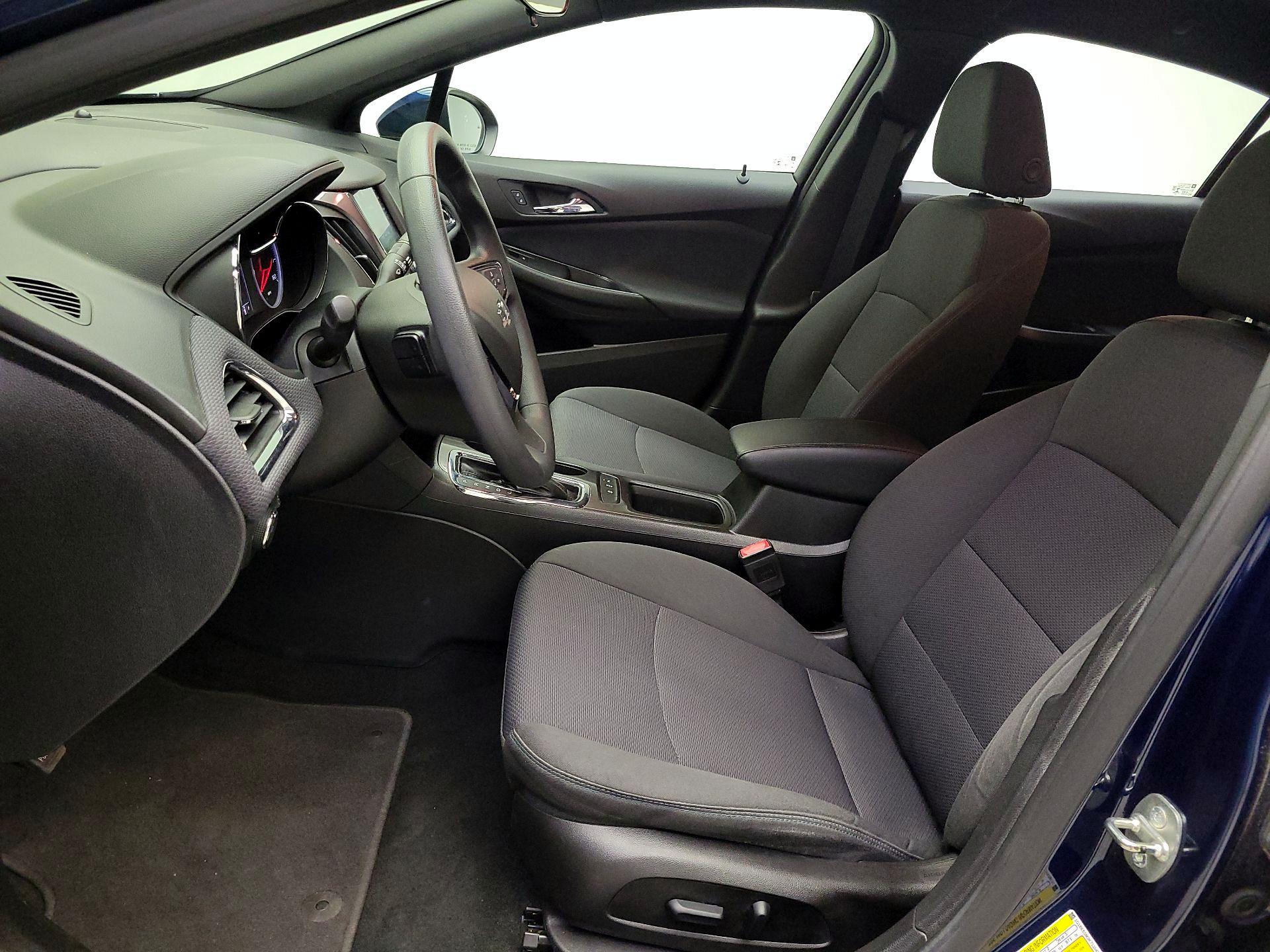 Thumbnail: 2019 Chevrolet Cruze - 11