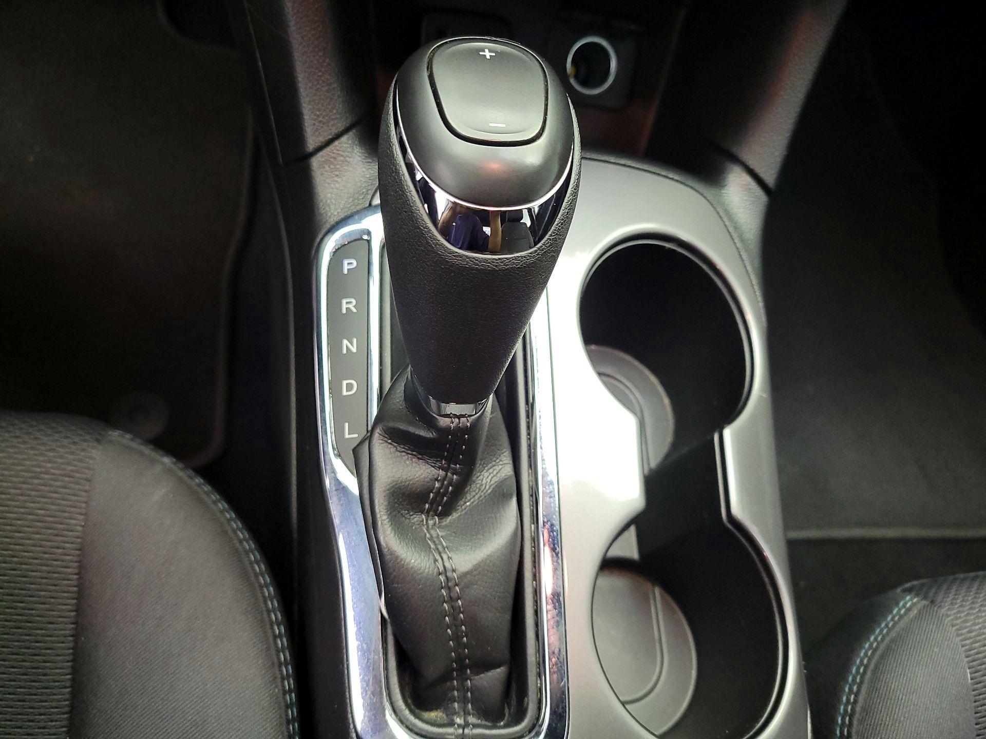 Thumbnail: 2019 Chevrolet Cruze - 17