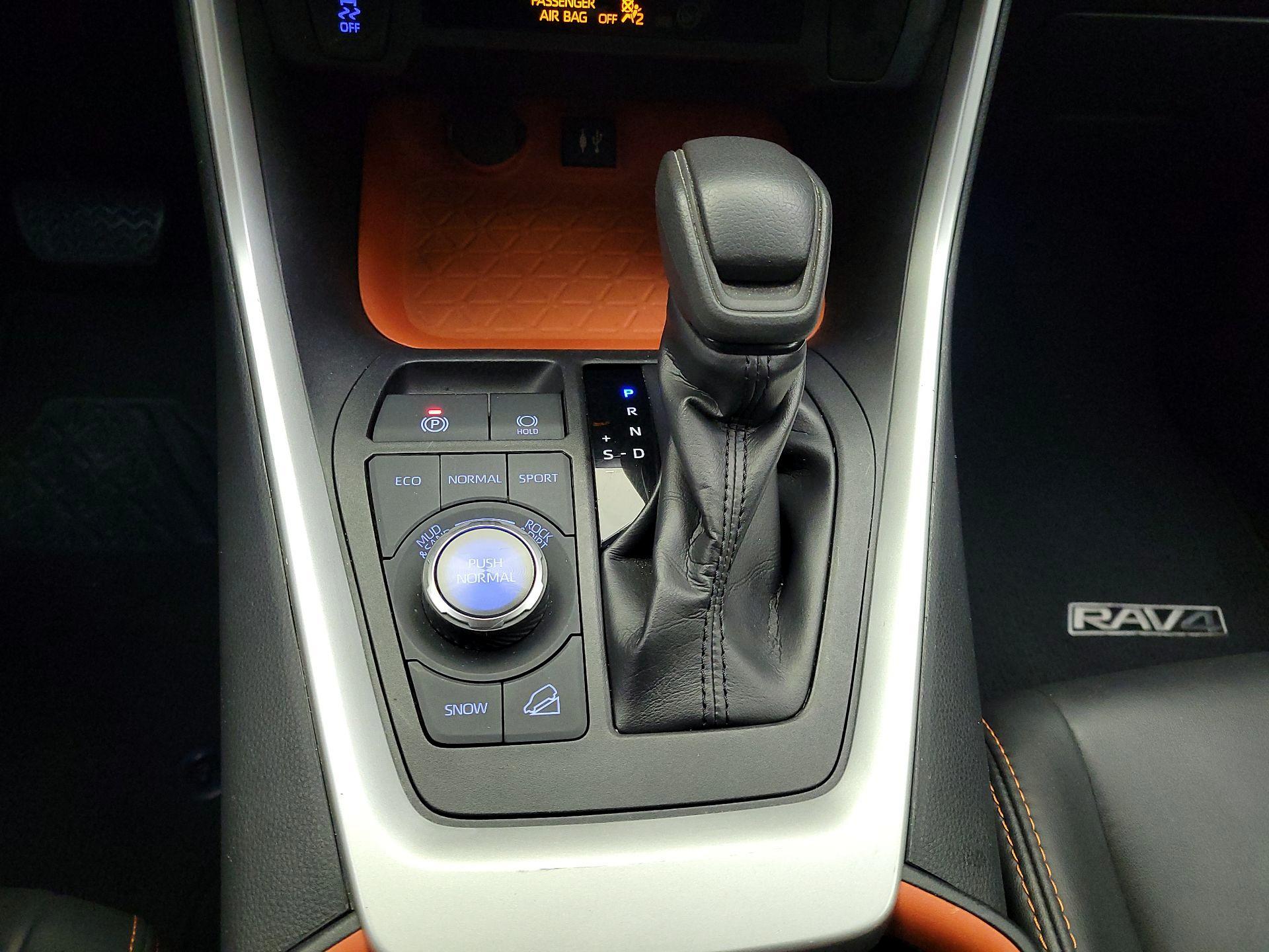 Thumbnail: 2019 Toyota RAV4 - 17