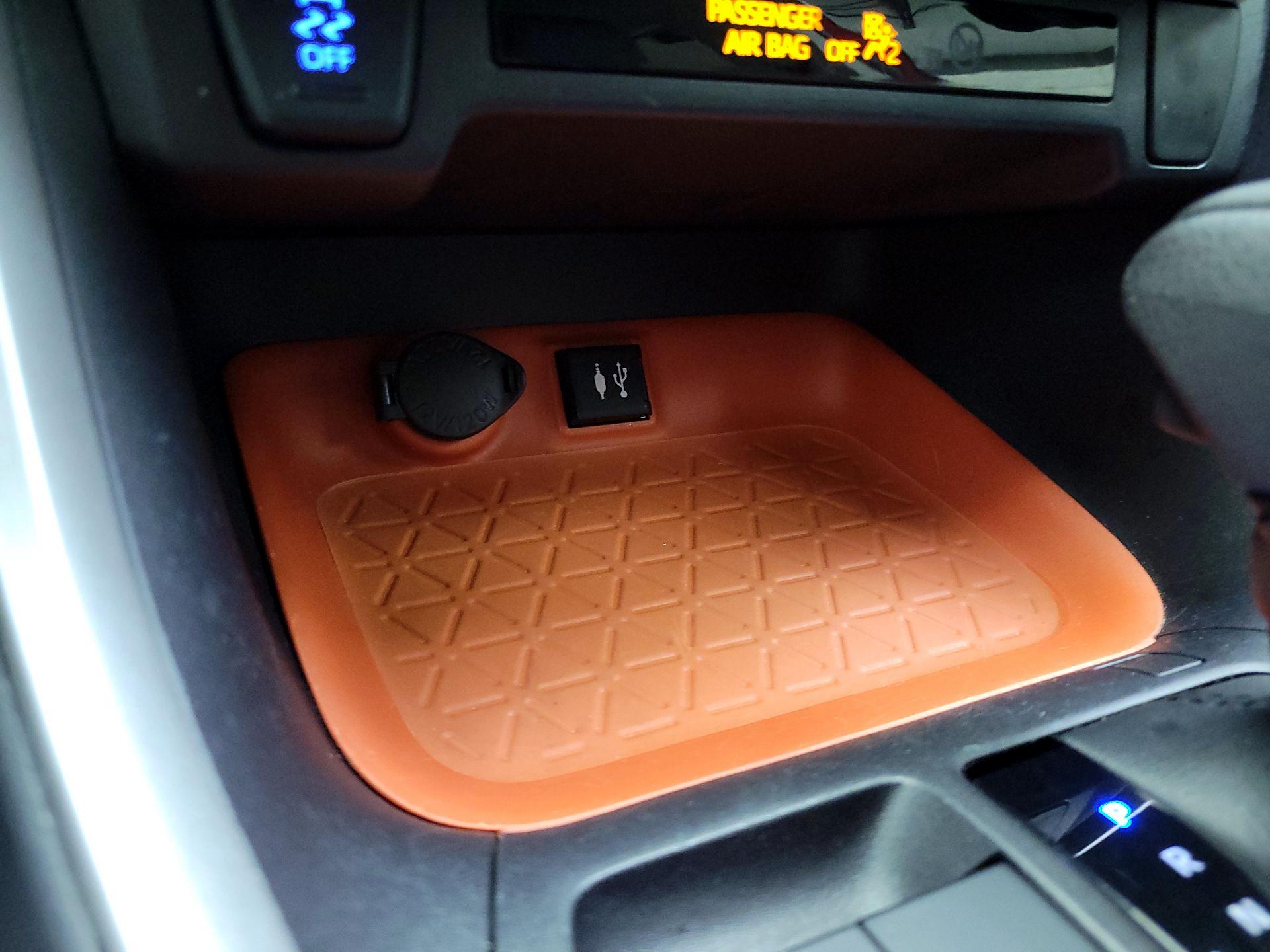 Thumbnail: 2019 Toyota RAV4 - 18