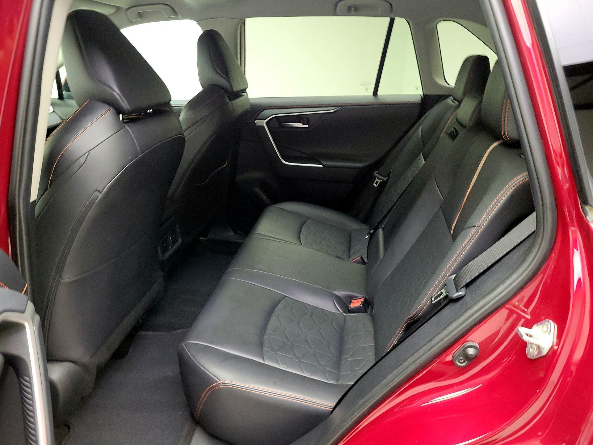 Thumbnail: 2019 Toyota RAV4 - 19