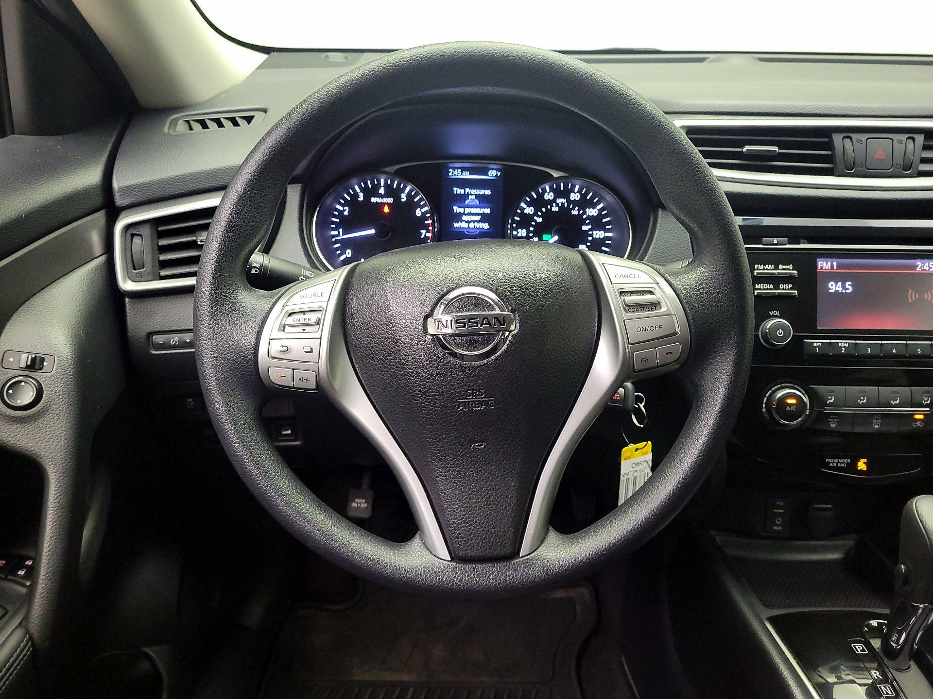Thumbnail: 2016 Nissan Rogue - 10