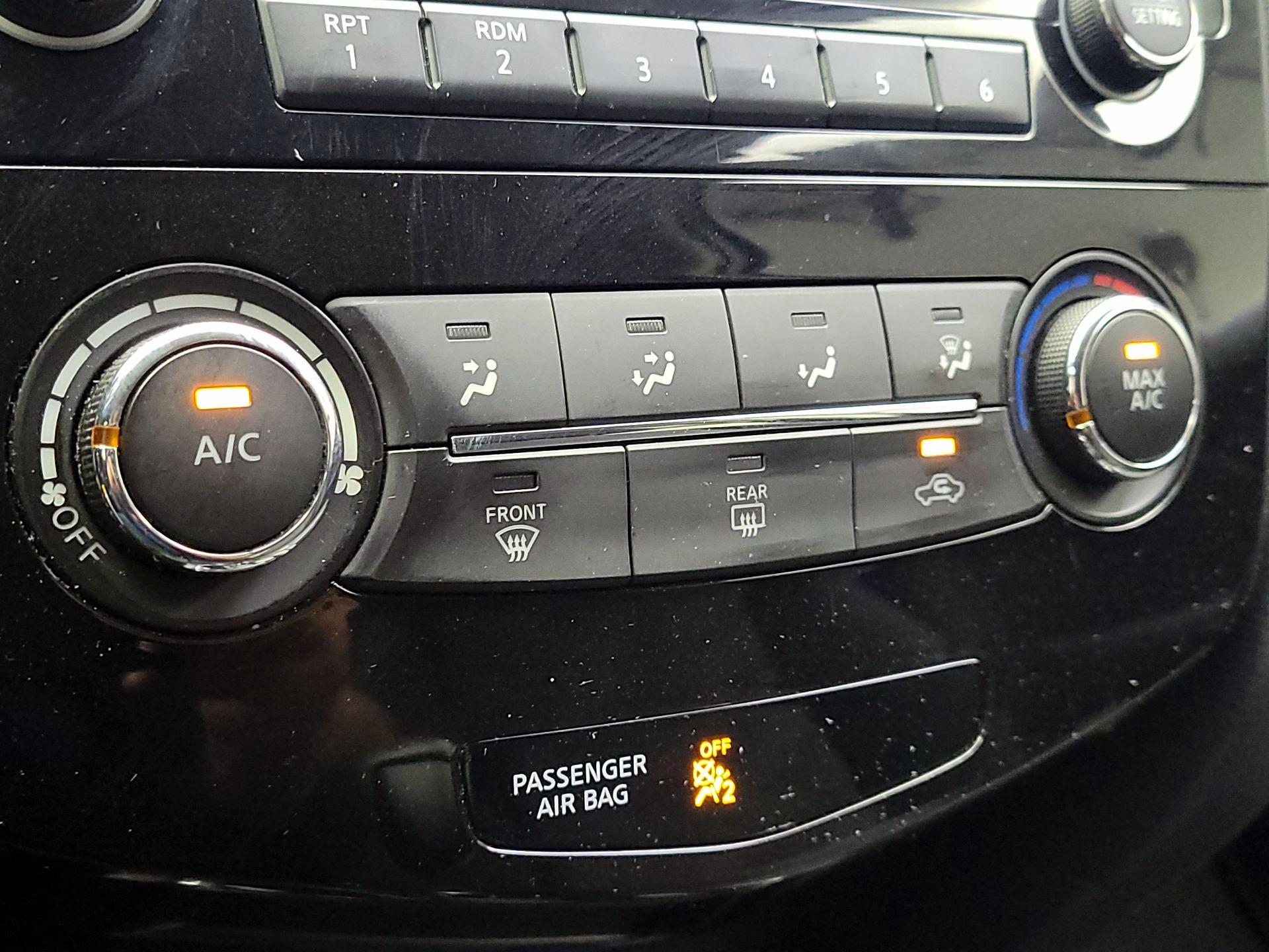 Thumbnail: 2016 Nissan Rogue - 16