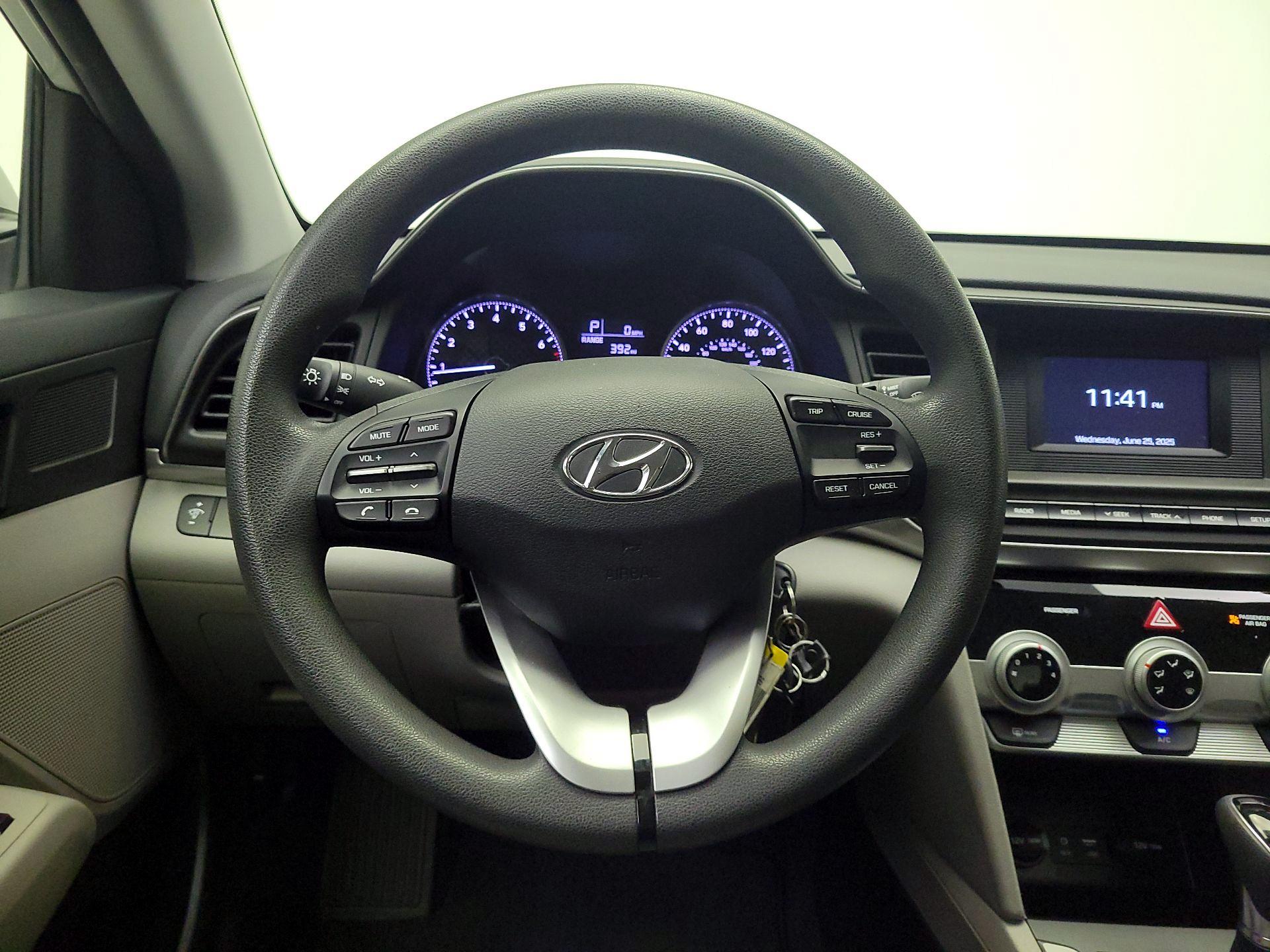 Thumbnail: 2019 Hyundai Elantra - 10