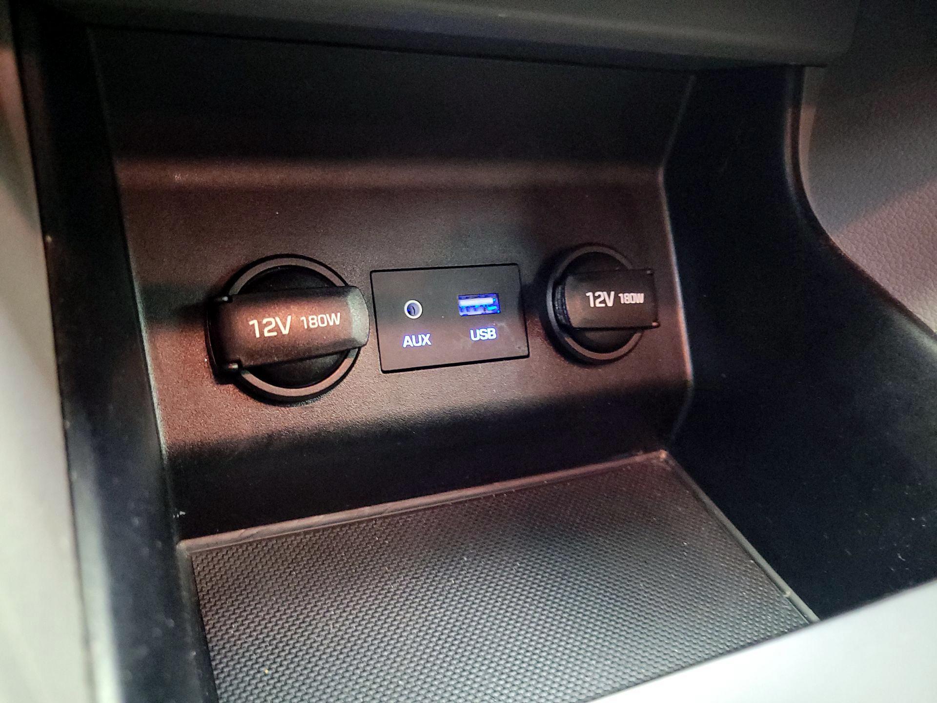 Thumbnail: 2019 Hyundai Elantra - 18