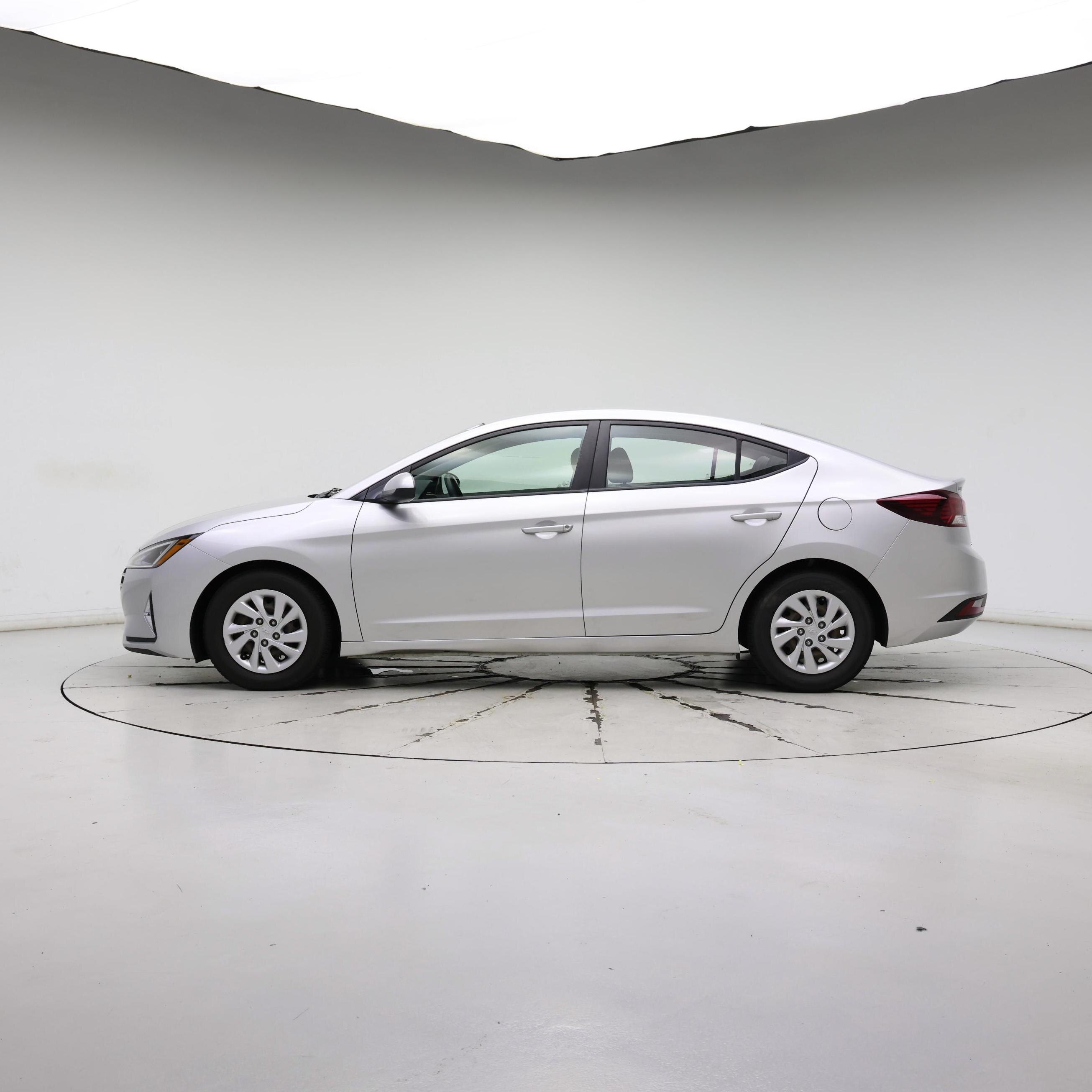 Thumbnail: 2019 Hyundai Elantra - 3
