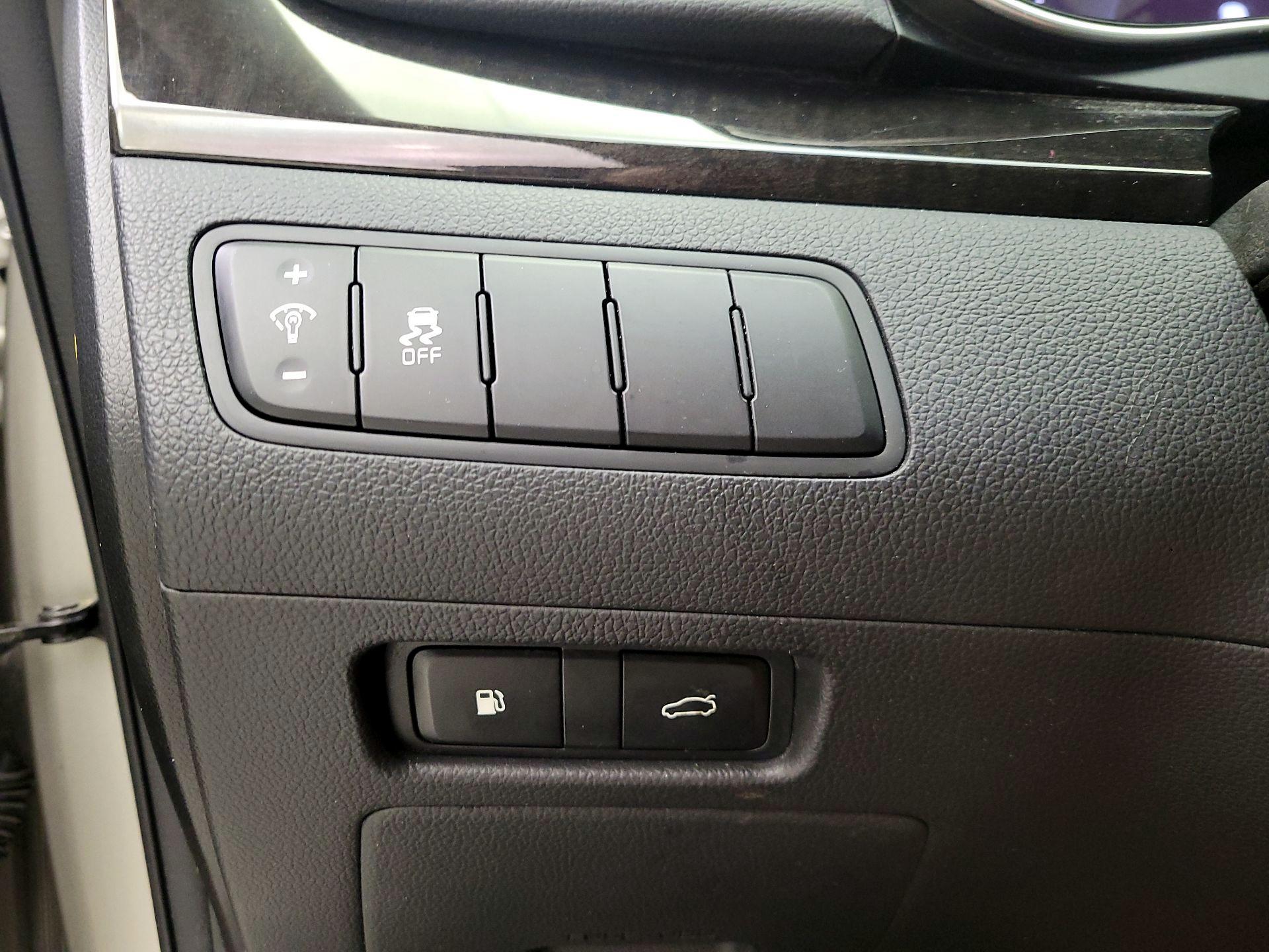 Thumbnail: 2014 Kia Cadenza - 13