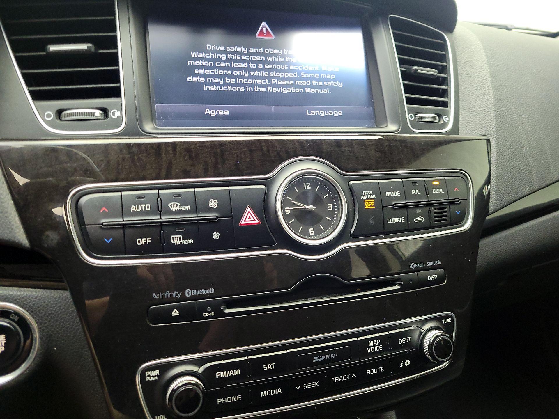 Thumbnail: 2014 Kia Cadenza - 16