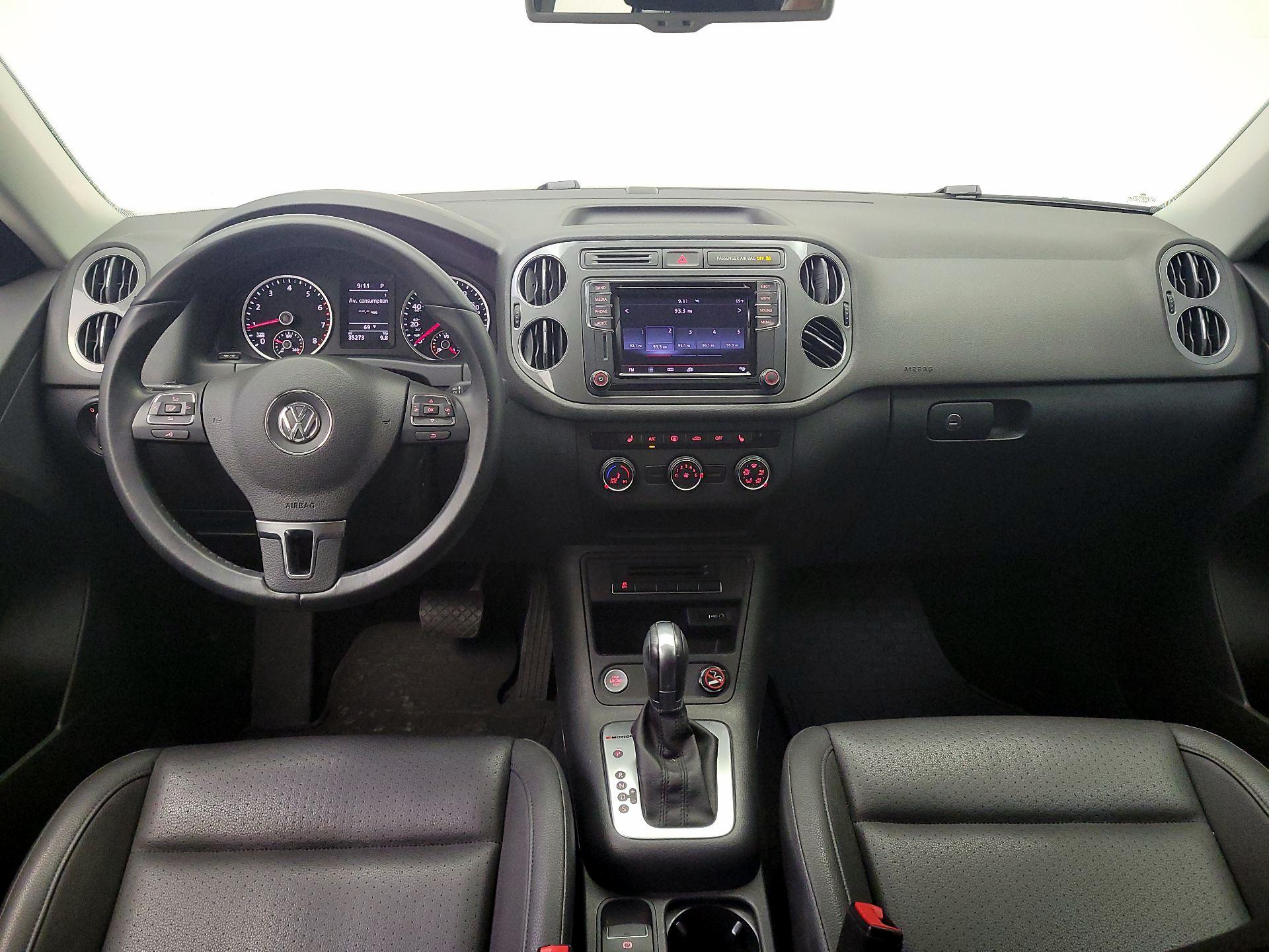 Thumbnail: 2017 Volkswagen Tiguan - 9