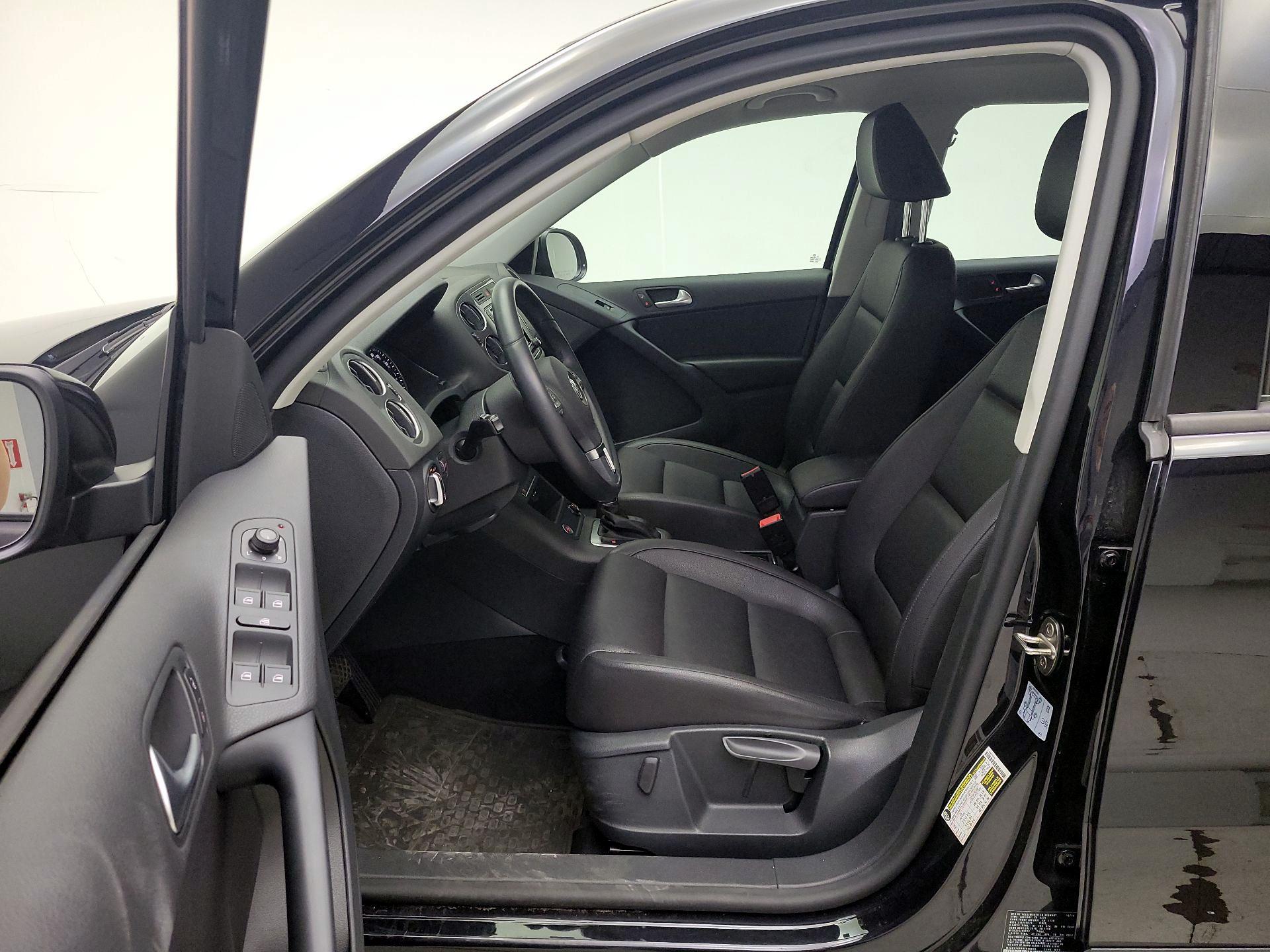 Thumbnail: 2017 Volkswagen Tiguan - 11