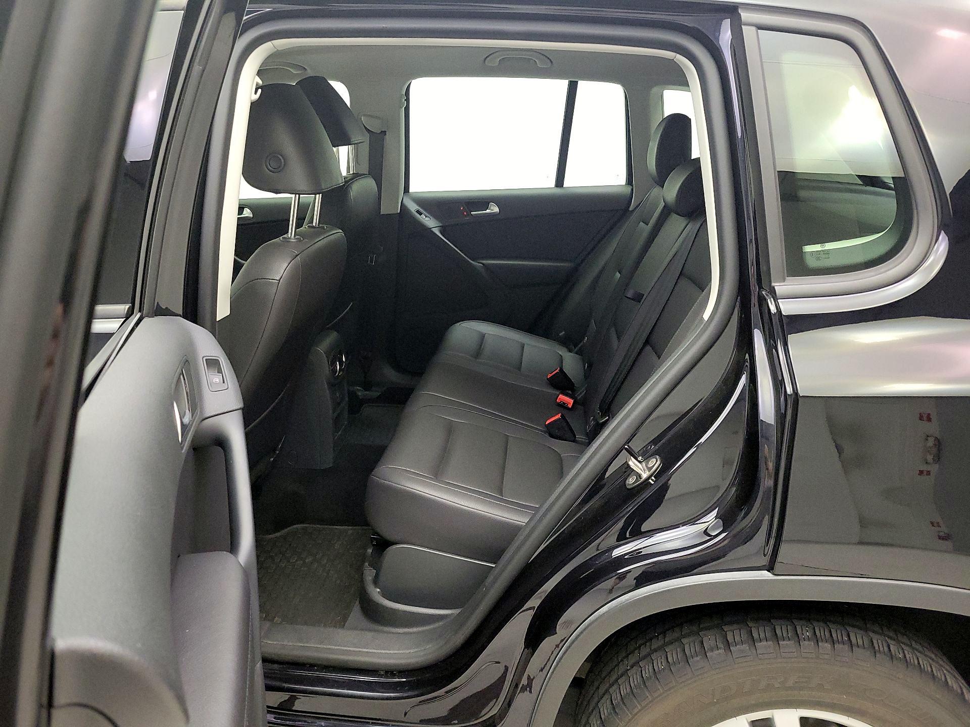 Thumbnail: 2017 Volkswagen Tiguan - 19
