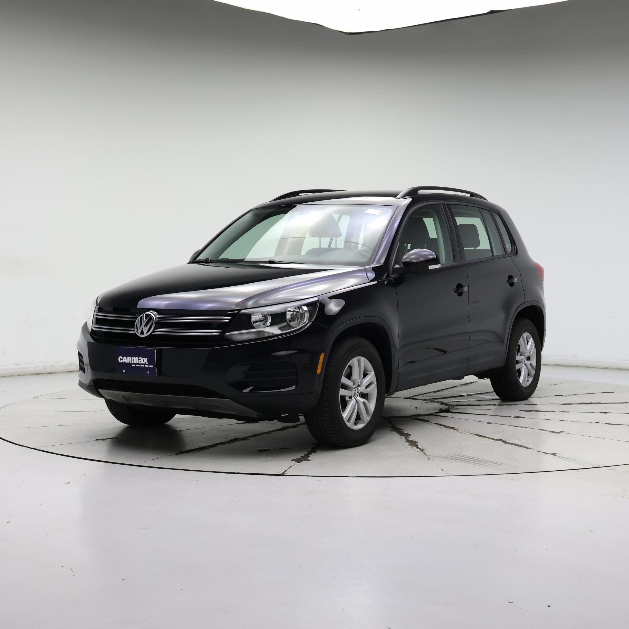 Thumbnail: 2017 Volkswagen Tiguan - 4