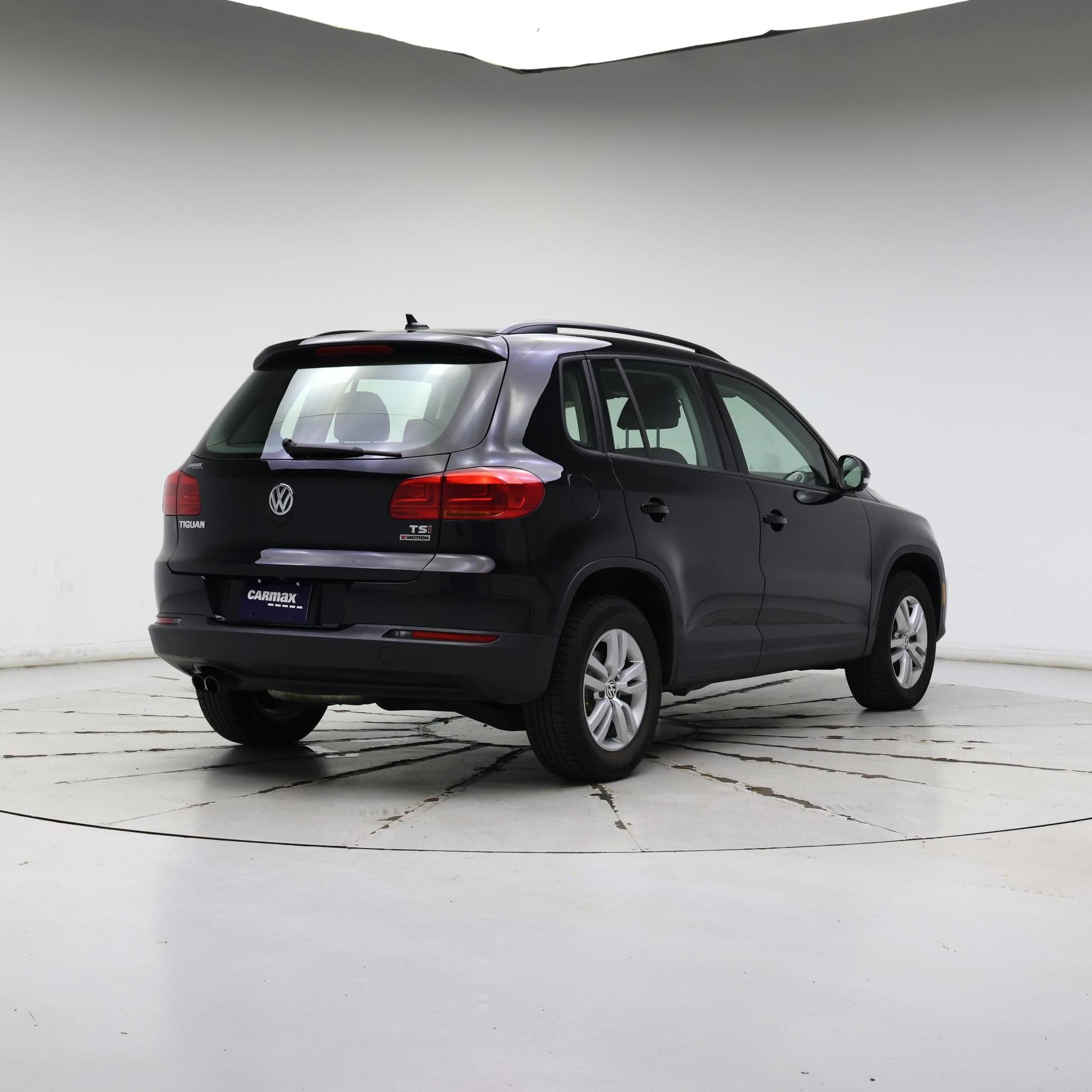 Thumbnail: 2017 Volkswagen Tiguan - 8