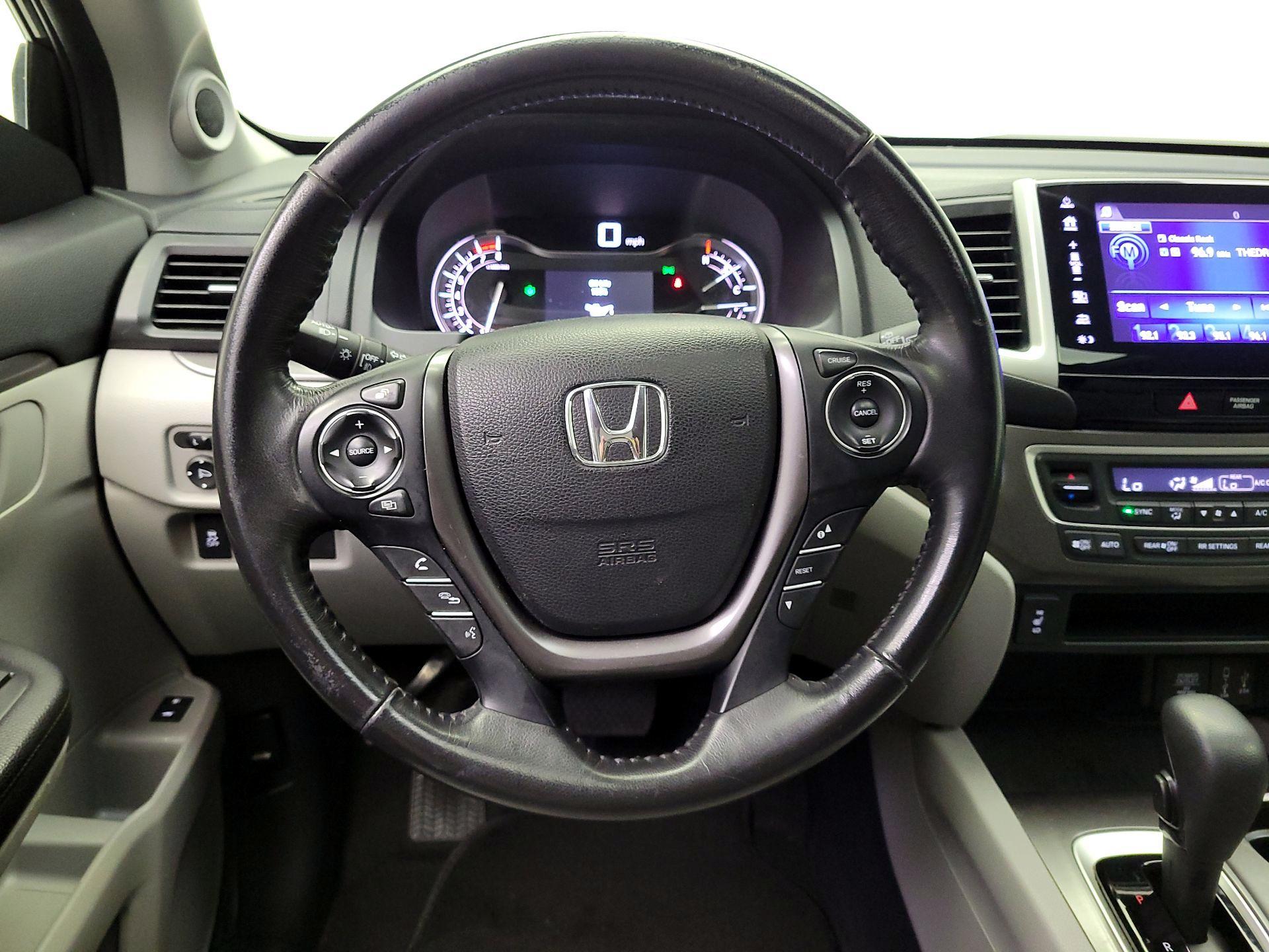Thumbnail: 2018 Honda Pilot - 10