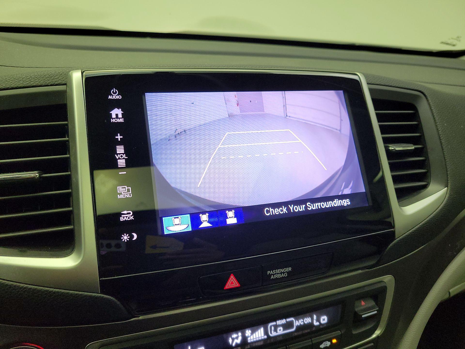 Thumbnail: 2018 Honda Pilot - 14