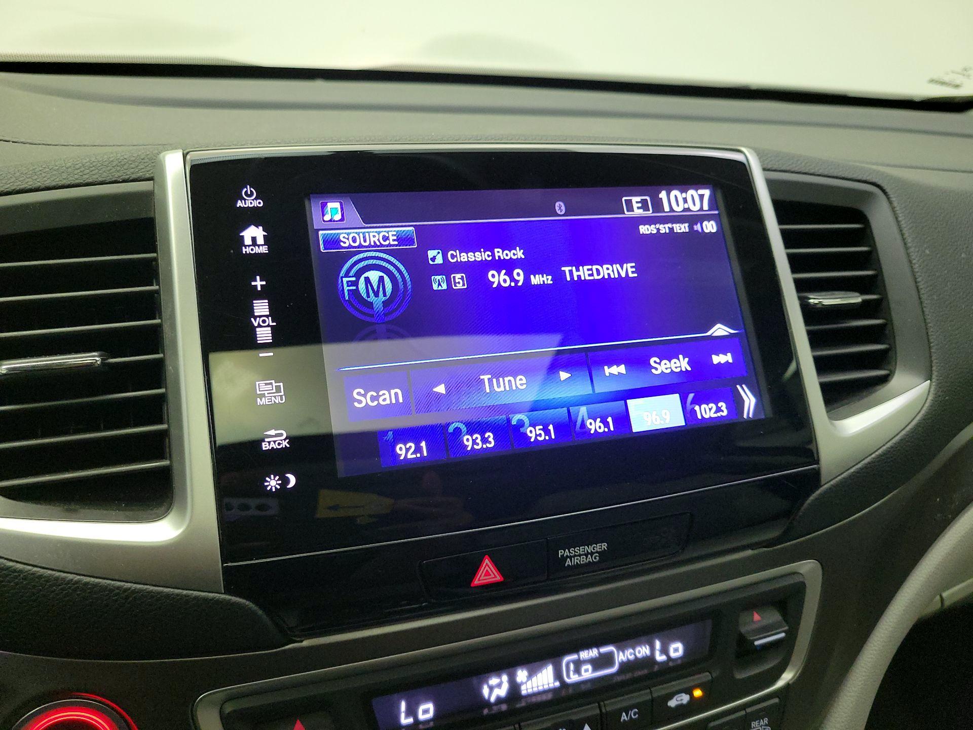 Thumbnail: 2018 Honda Pilot - 15