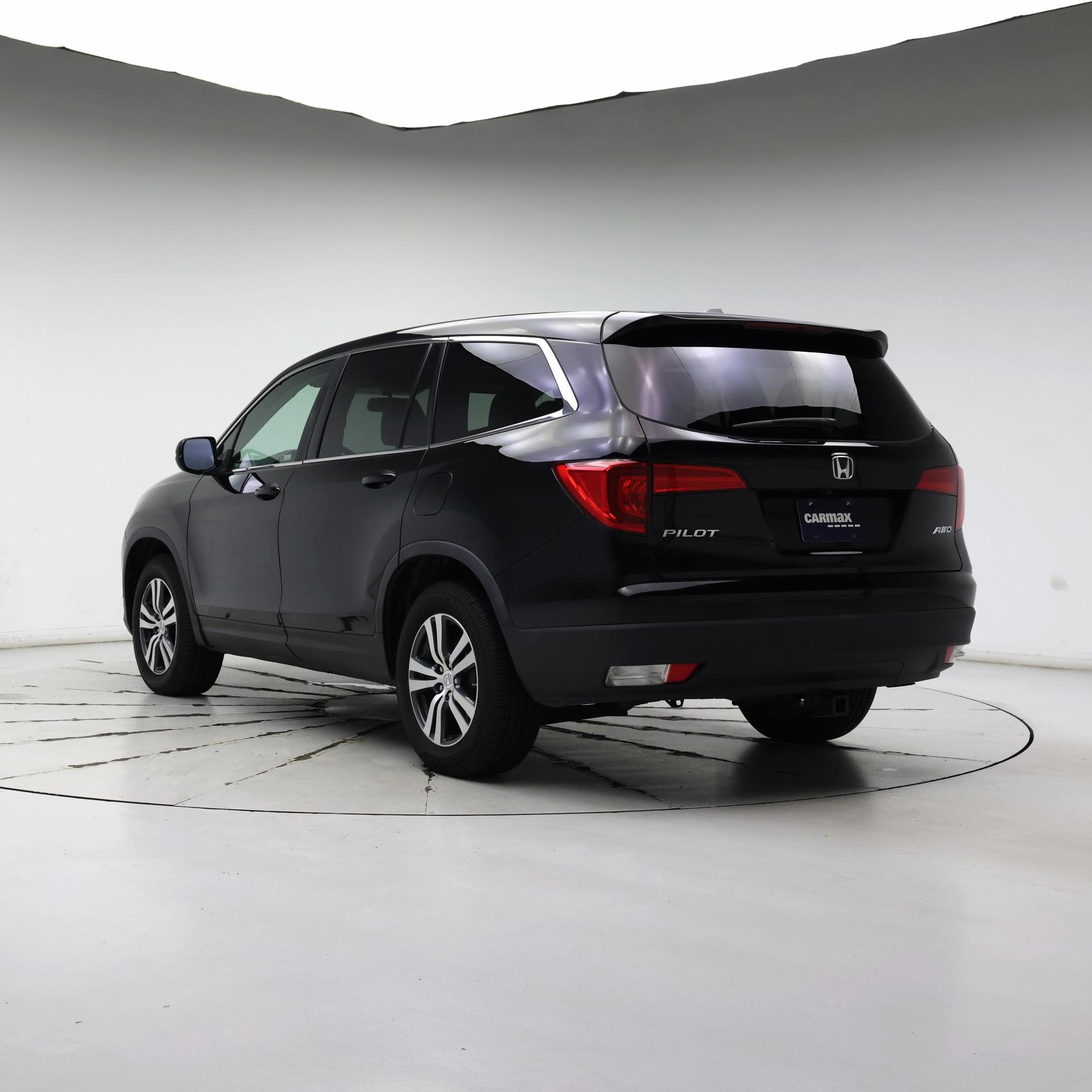 Thumbnail: 2018 Honda Pilot - 2